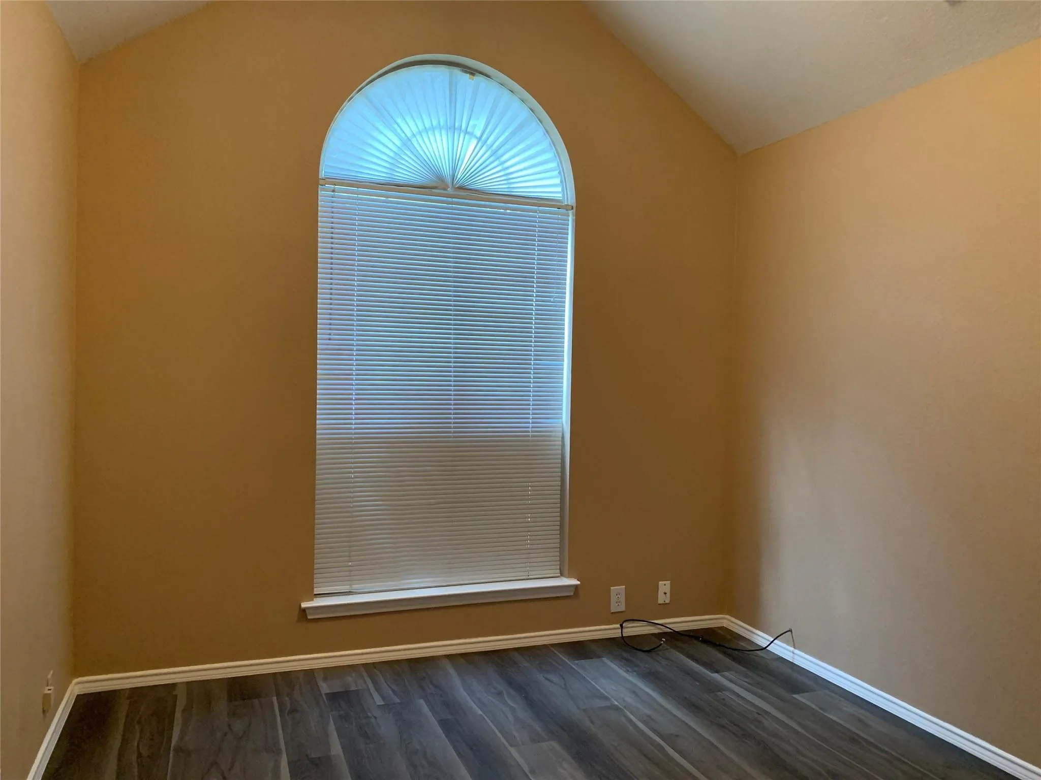 Single Family Residence For Rent in Collin County , 6705 Misty Hollow Drive, Plano, Texas 75024, 4 Bedroom, 2 Bathroom, 2 Garage spaces, 2,048 Sqft, built in 1996, mls#21392691, Real Estate Agent in Plano, Homes For Rent in Collin county, Homes For Rent in Plano, Realtor in Plano Texas, Real Estate Brokerage Independent Realty Texas, Luminita Cordes Realtor