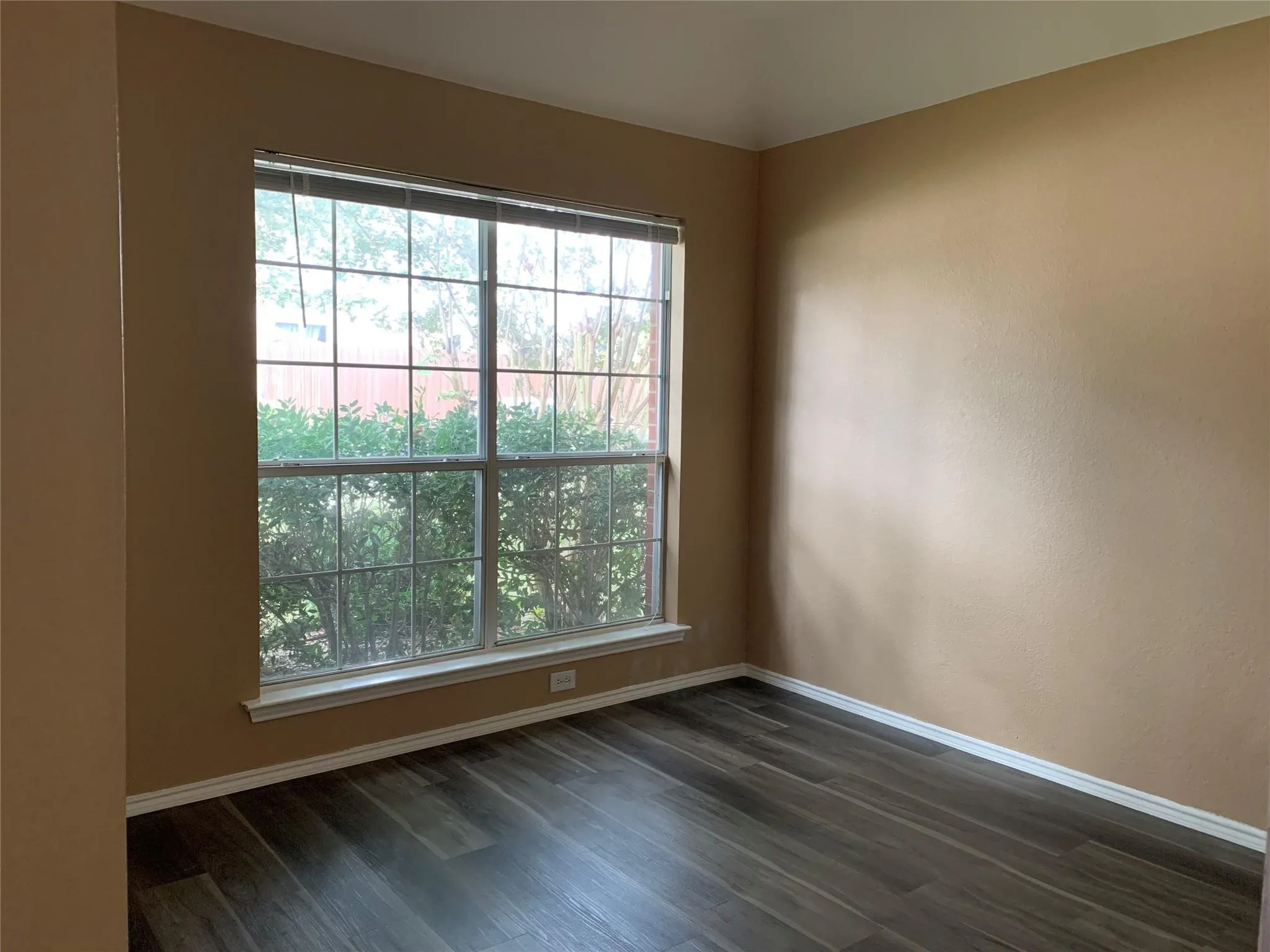 Single Family Residence For Rent in Collin County , 6705 Misty Hollow Drive, Plano, Texas 75024, 4 Bedroom, 2 Bathroom, 2 Garage spaces, 2,048 Sqft, built in 1996, mls#21392691, Real Estate Agent in Plano, Homes For Rent in Collin county, Homes For Rent in Plano, Realtor in Plano Texas, Real Estate Brokerage Independent Realty Texas, Luminita Cordes Realtor