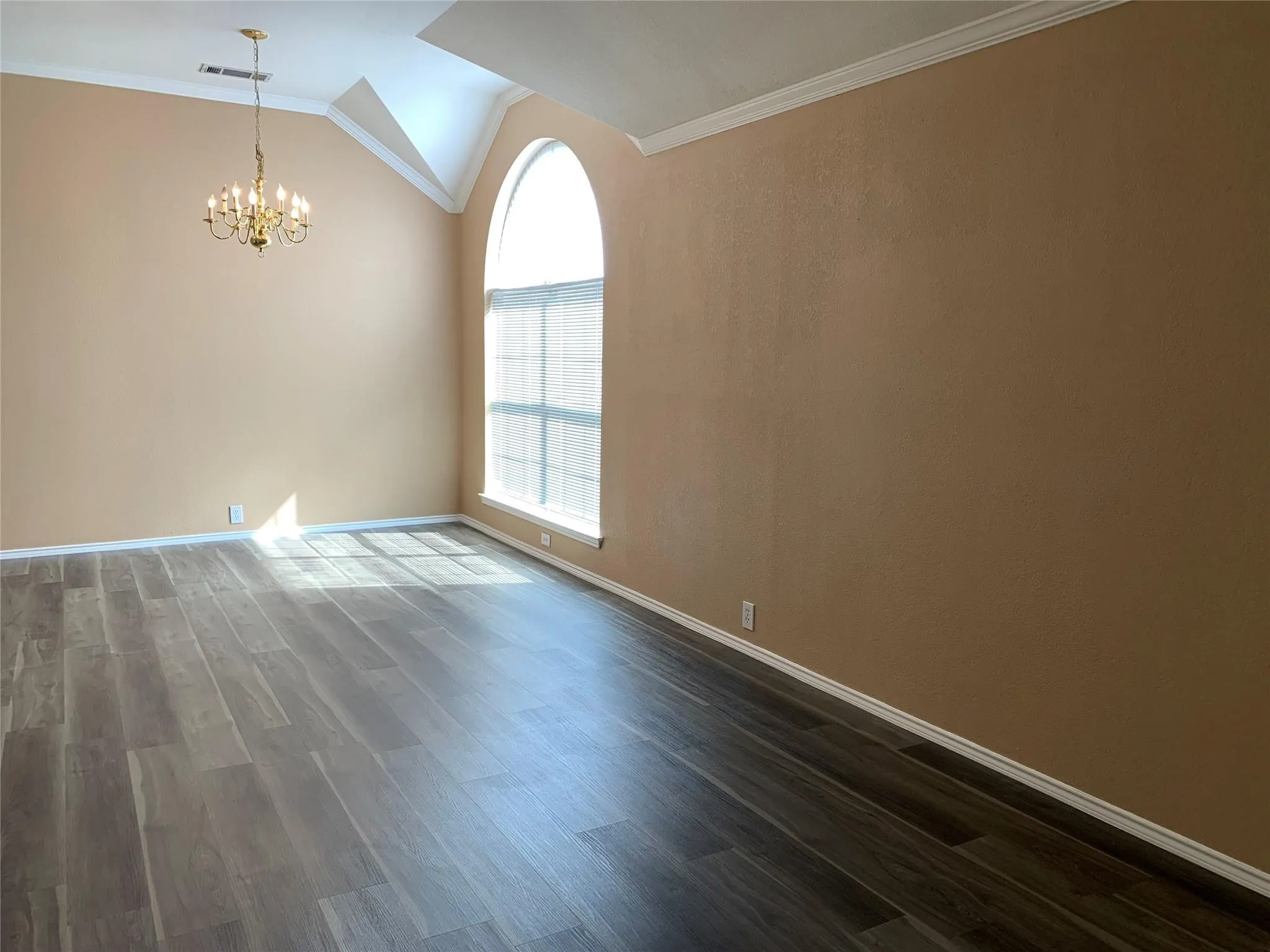 Single Family Residence For Rent in Collin County , 6705 Misty Hollow Drive, Plano, Texas 75024, 4 Bedroom, 2 Bathroom, 2 Garage spaces, 2,048 Sqft, built in 1996, mls#21392691, Real Estate Agent in Plano, Homes For Rent in Collin county, Homes For Rent in Plano, Realtor in Plano Texas, Real Estate Brokerage Independent Realty Texas, Luminita Cordes Realtor