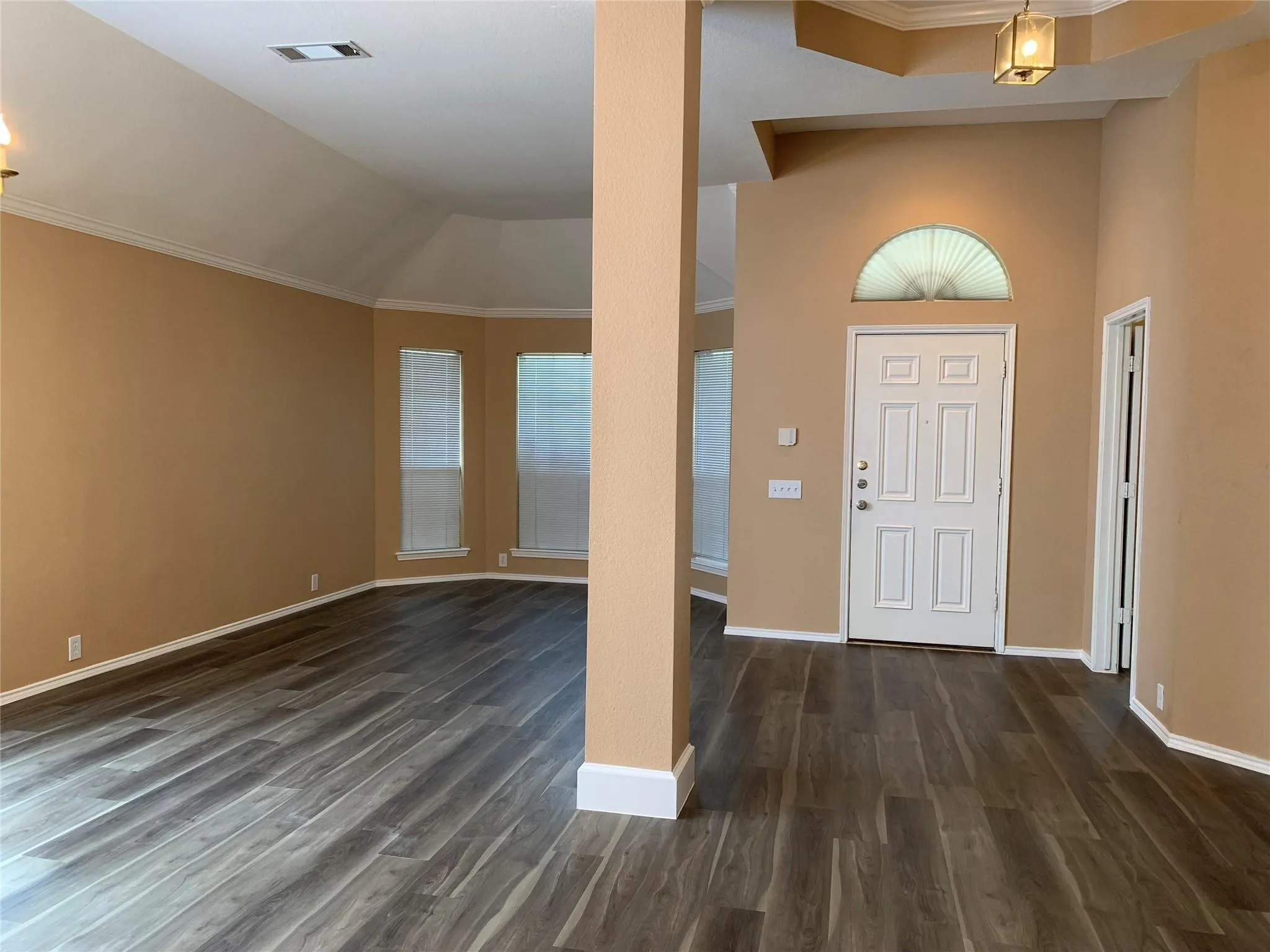 Single Family Residence For Rent in Collin County , 6705 Misty Hollow Drive, Plano, Texas 75024, 4 Bedroom, 2 Bathroom, 2 Garage spaces, 2,048 Sqft, built in 1996, mls#21392691, Real Estate Agent in Plano, Homes For Rent in Collin county, Homes For Rent in Plano, Realtor in Plano Texas, Real Estate Brokerage Independent Realty Texas, Luminita Cordes Realtor