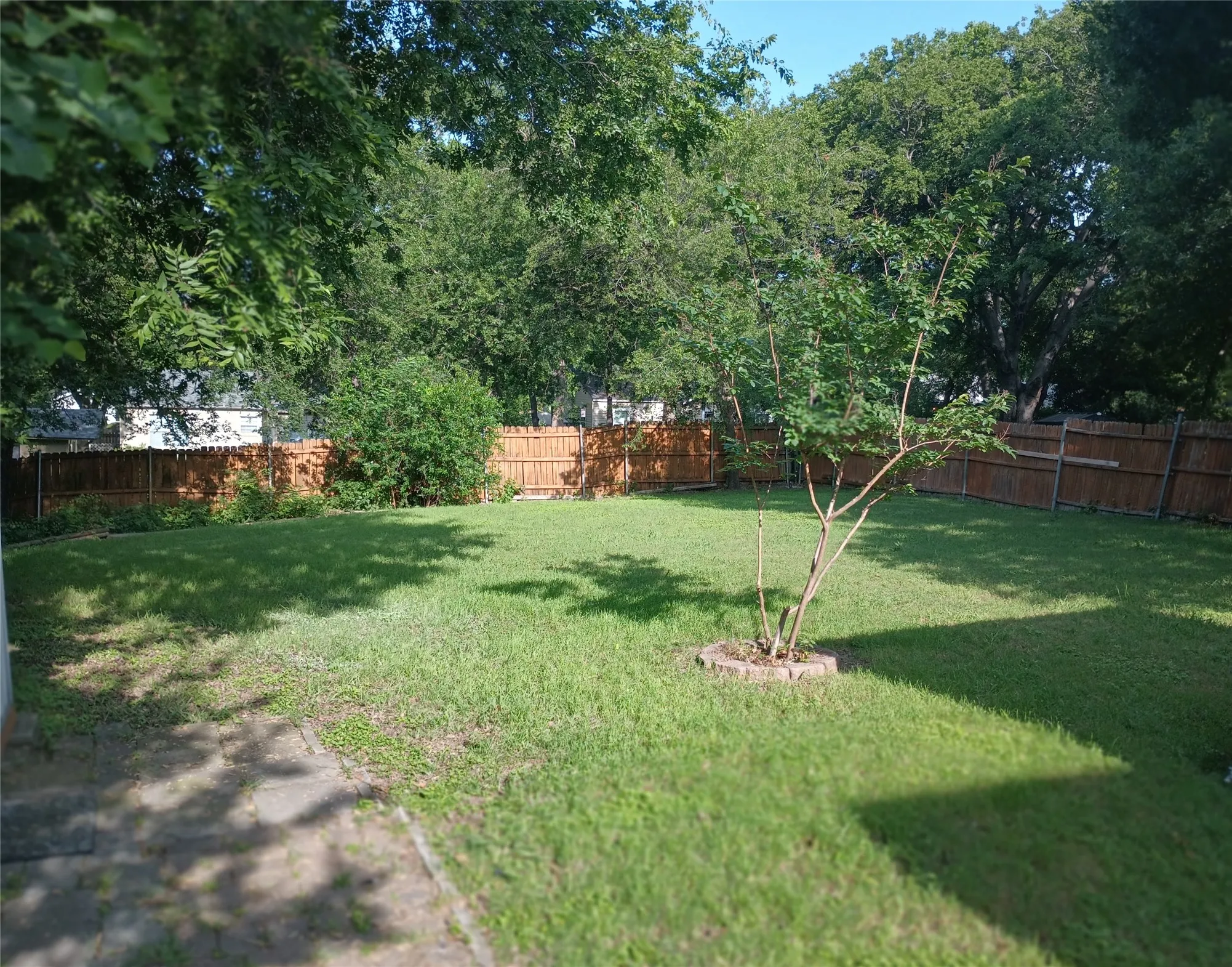 Single Family Residence For Sale in Dallas County , 1707 Cottonwood Road, Carrollton, Texas 75006, 2 Bedroom, 2 Bathroom, Garage spaces, 1,221 Sqft, built in 1983, mls#21392194, Real Estate Agent in Carrollton, Homes For Sale in Dallas county, Homes For Sale in Carrollton, Realtor in Carrollton Texas, Real Estate Brokerage Independent Realty Texas, Luminita Cordes Realtor