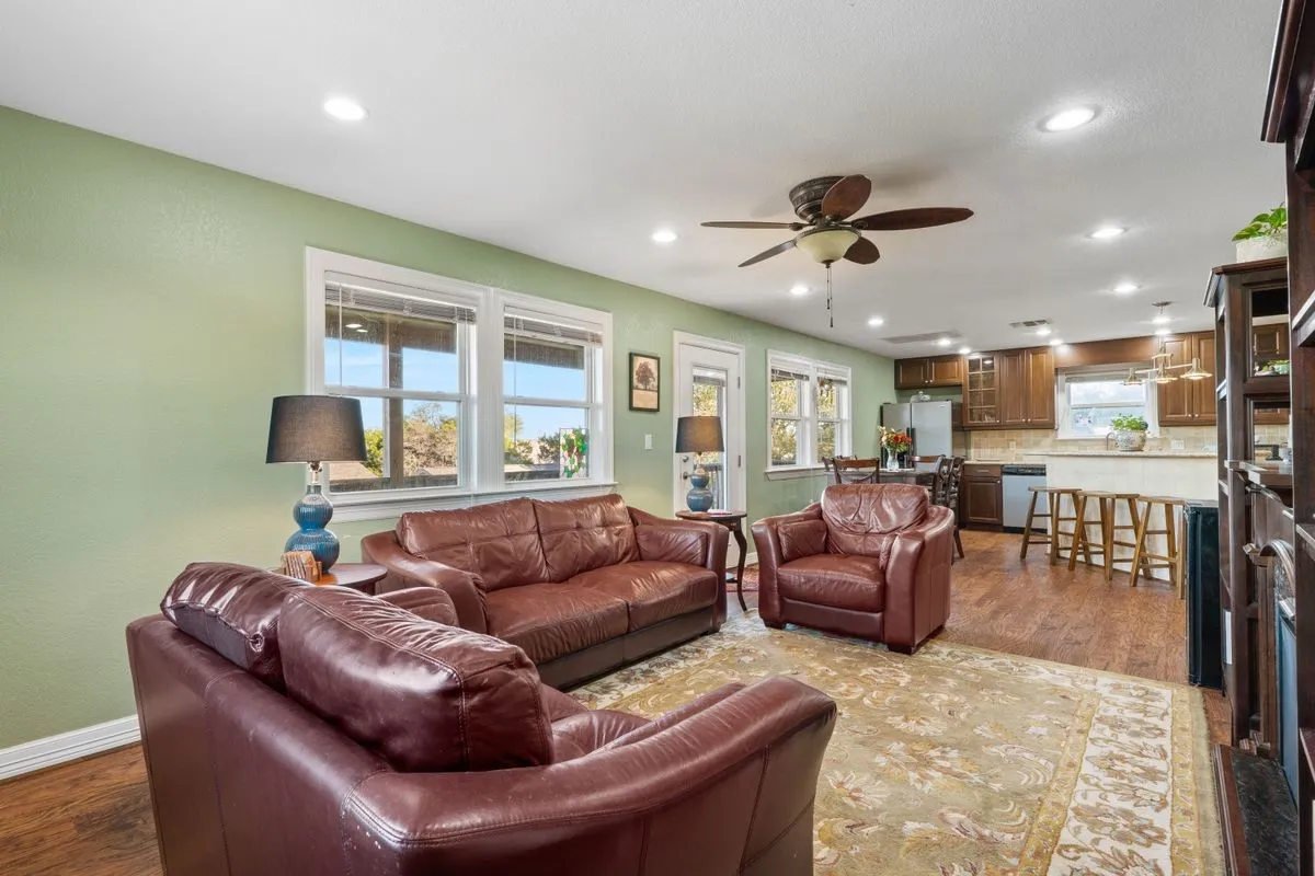 Single Family Residence For Sale in Comal County , 556 Apollo, Canyon Lake, Texas 78133, 5 Bedroom, 3 Bathroom, 1 Garage spaces, 2,679 Sqft, built in 2011, mls#21392692, Real Estate Agent in Canyon Lake, Homes For Sale in Comal county, Homes For Sale in Canyon Lake, Realtor in Canyon Lake Texas, Real Estate Brokerage Independent Realty Texas, Luminita Cordes Realtor