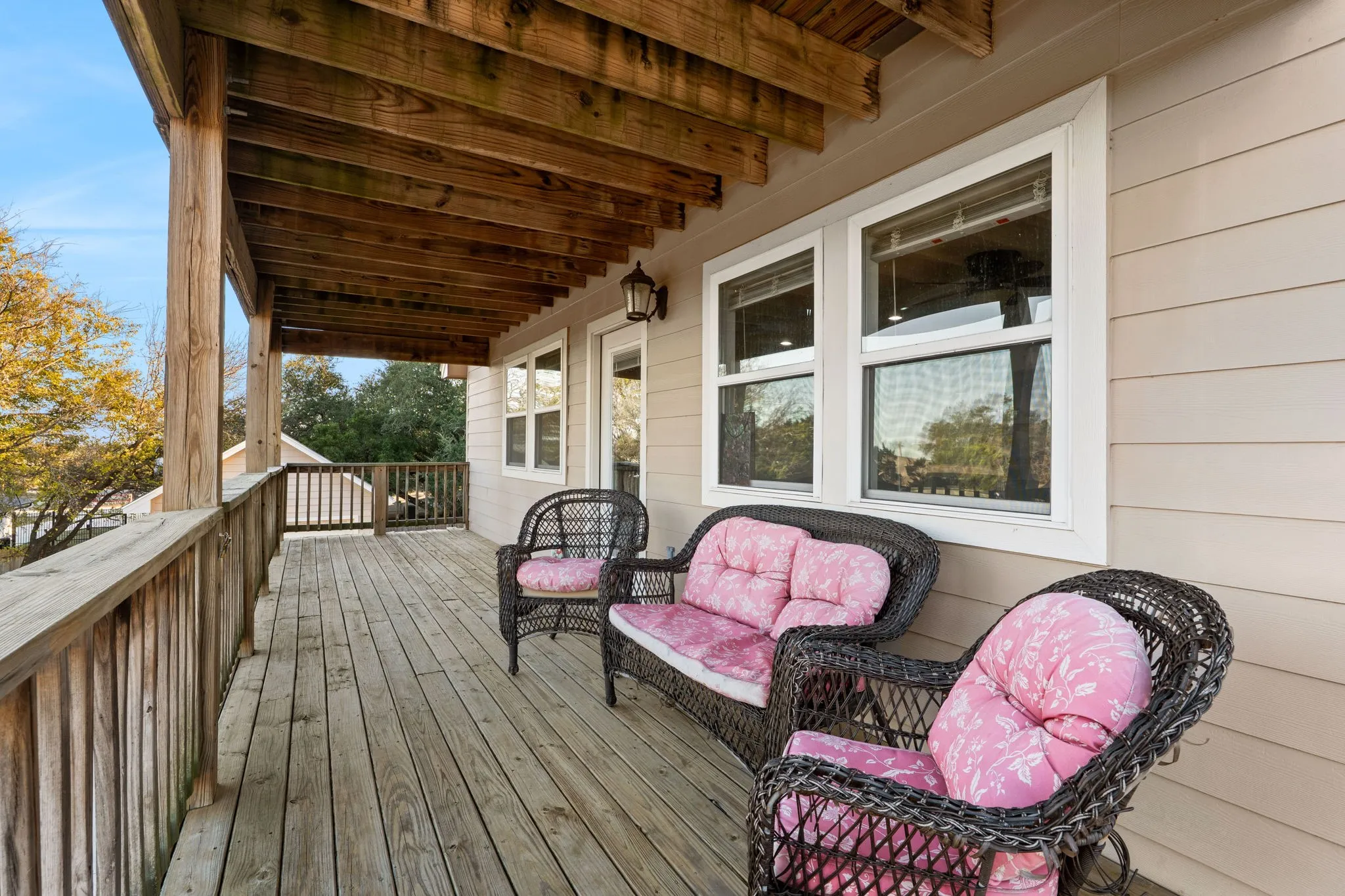 Single Family Residence For Sale in Comal County , 556 Apollo, Canyon Lake, Texas 78133, 5 Bedroom, 3 Bathroom, 1 Garage spaces, 2,679 Sqft, built in 2011, mls#21392692, Real Estate Agent in Canyon Lake, Homes For Sale in Comal county, Homes For Sale in Canyon Lake, Realtor in Canyon Lake Texas, Real Estate Brokerage Independent Realty Texas, Luminita Cordes Realtor