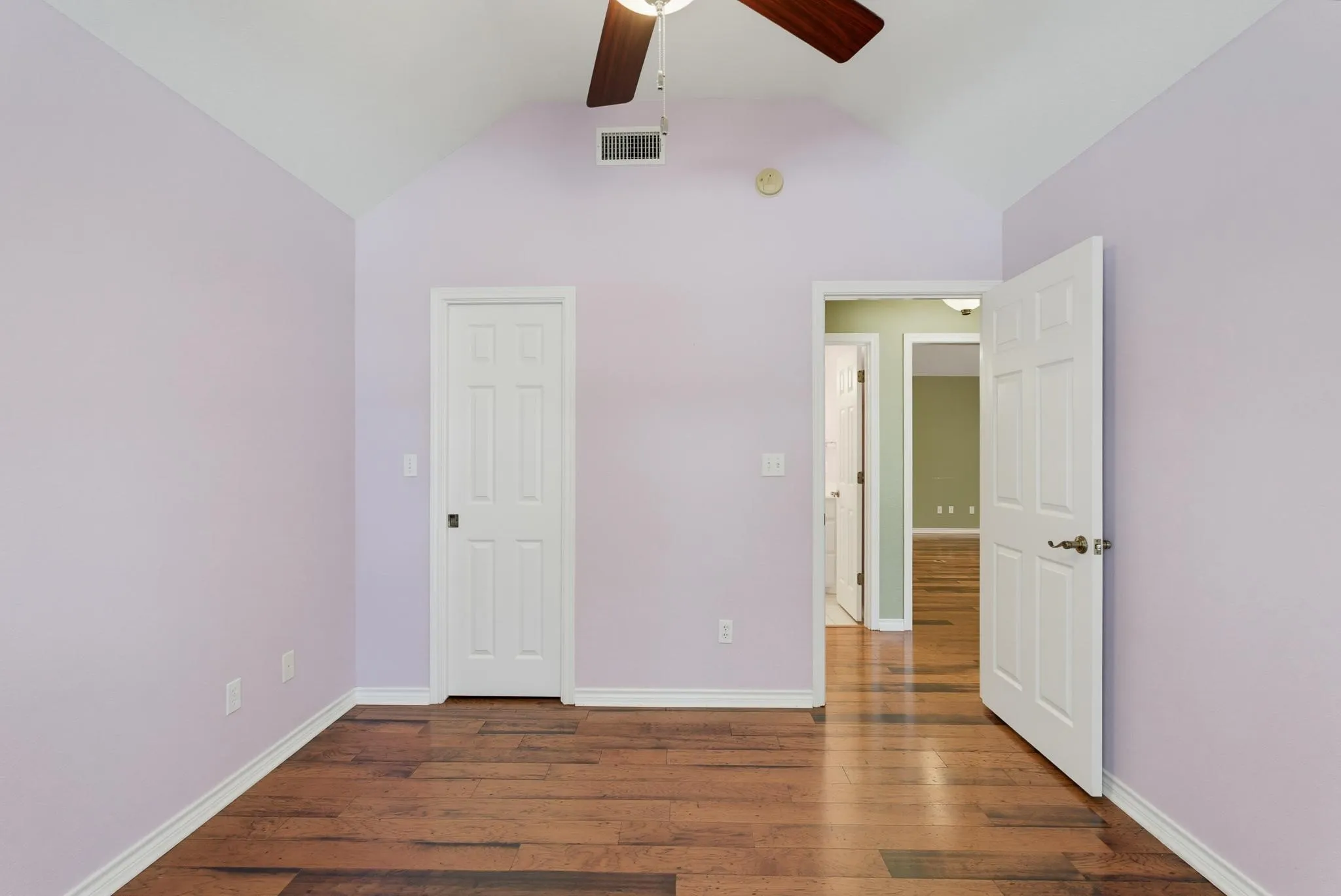 Single Family Residence For Sale in Taylor County , 3917 Garden Grove Lane, Abilene, Texas 79606, 3 Bedroom, 2 Bathroom, 2 Garage spaces, 1,608 Sqft, built in 2005, mls#21392559, Real Estate Agent in Abilene, Homes For Sale in Taylor county, Homes For Sale in Abilene, Realtor in Abilene Texas, Real Estate Brokerage Independent Realty Texas, Luminita Cordes Realtor