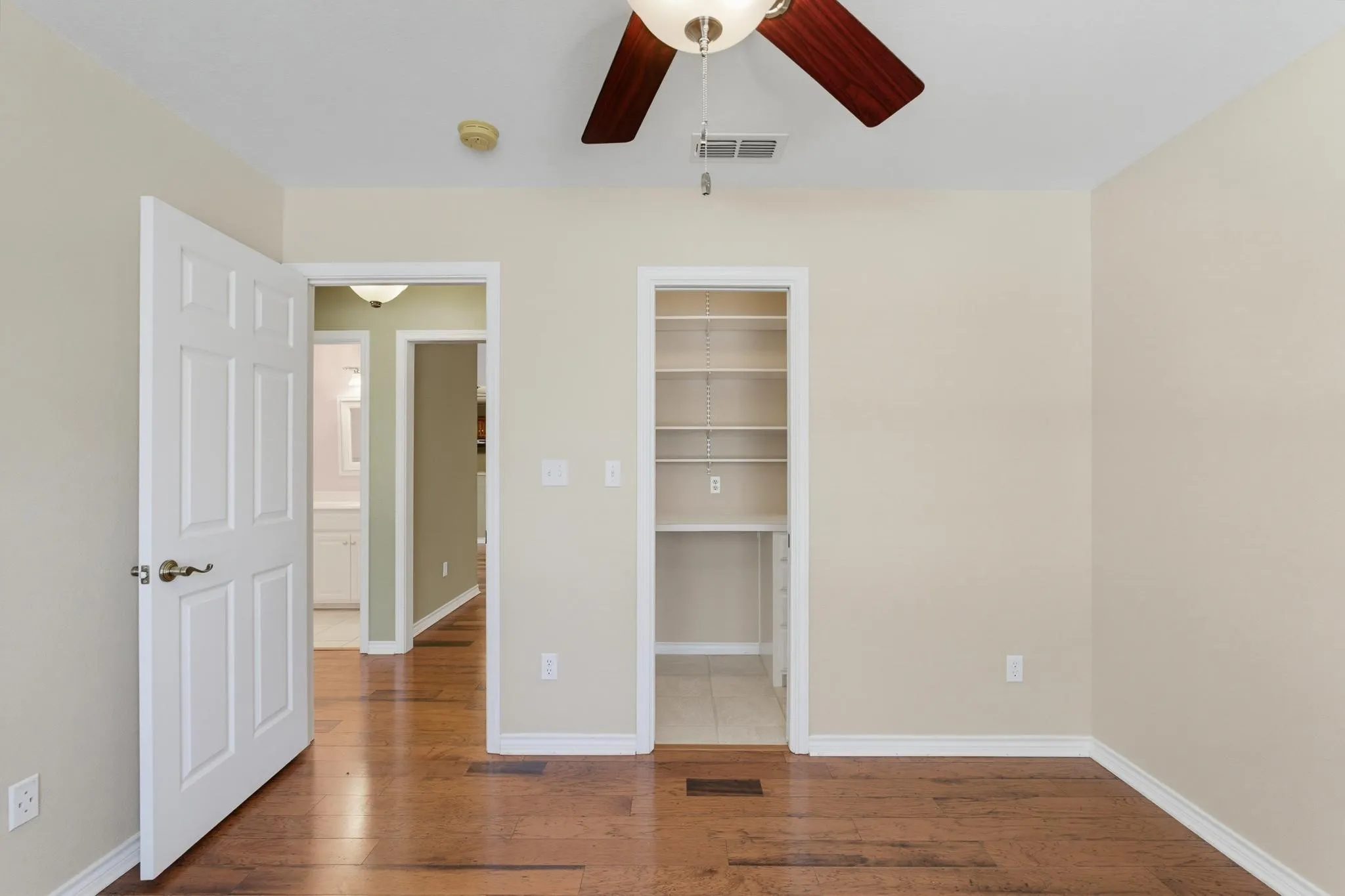 Single Family Residence For Sale in Taylor County , 3917 Garden Grove Lane, Abilene, Texas 79606, 3 Bedroom, 2 Bathroom, 2 Garage spaces, 1,608 Sqft, built in 2005, mls#21392559, Real Estate Agent in Abilene, Homes For Sale in Taylor county, Homes For Sale in Abilene, Realtor in Abilene Texas, Real Estate Brokerage Independent Realty Texas, Luminita Cordes Realtor