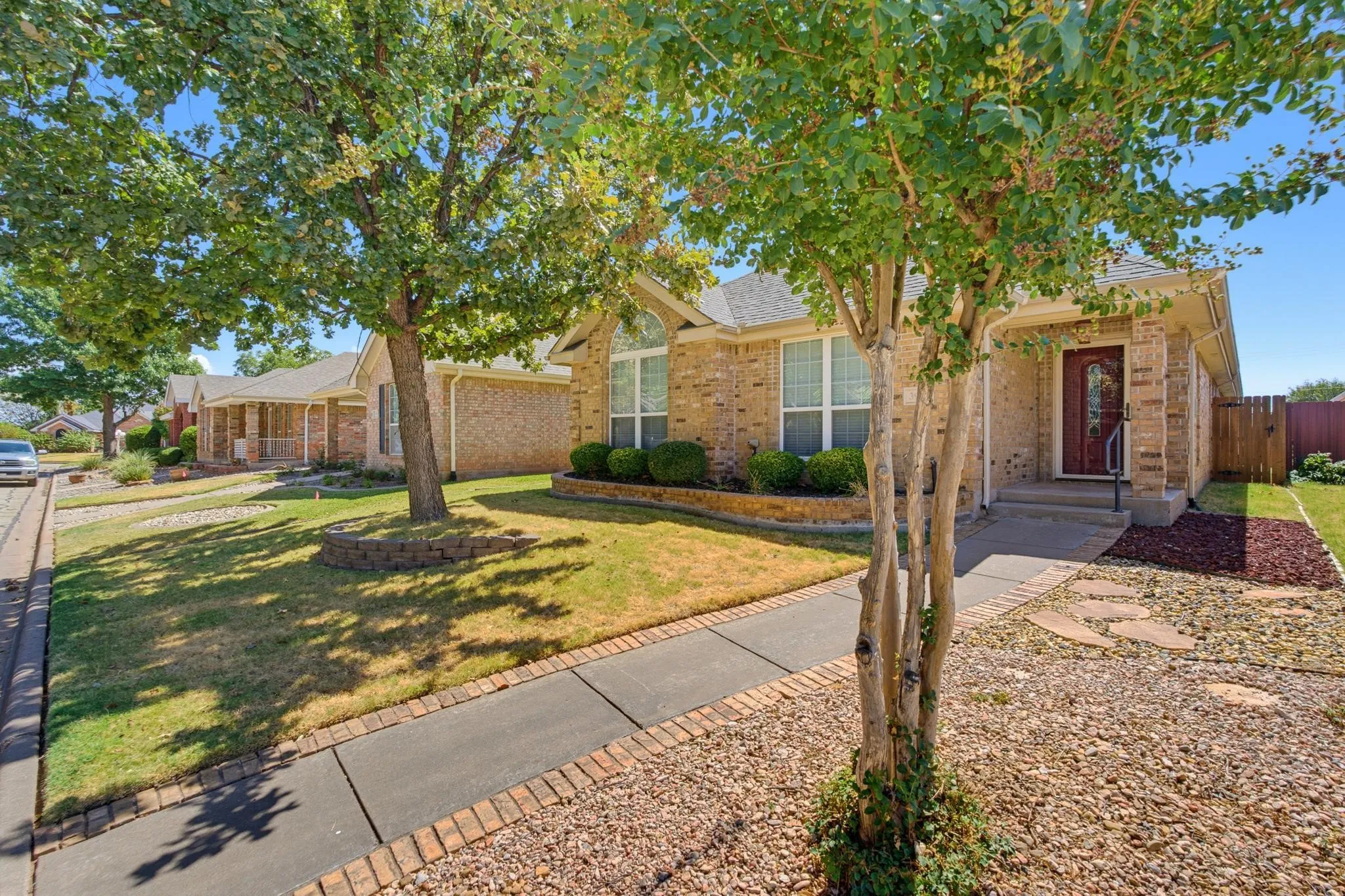 Single Family Residence For Sale in Taylor County , 3917 Garden Grove Lane, Abilene, Texas 79606, 3 Bedroom, 2 Bathroom, 2 Garage spaces, 1,608 Sqft, built in 2005, mls#21392559, Real Estate Agent in Abilene, Homes For Sale in Taylor county, Homes For Sale in Abilene, Realtor in Abilene Texas, Real Estate Brokerage Independent Realty Texas, Luminita Cordes Realtor
