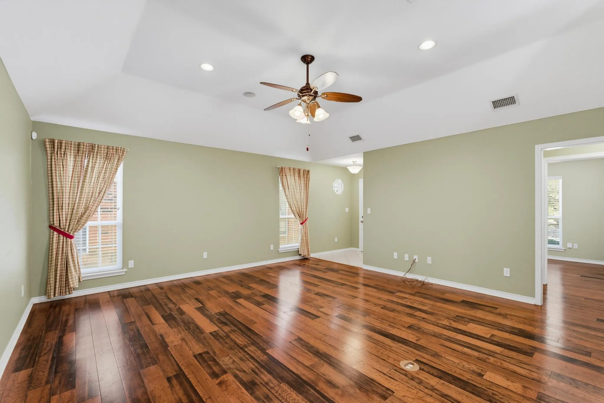 Single Family Residence For Sale in Taylor County , 3917 Garden Grove Lane, Abilene, Texas 79606, 3 Bedroom, 2 Bathroom, 2 Garage spaces, 1,608 Sqft, built in 2005, mls#21392559, Real Estate Agent in Abilene, Homes For Sale in Taylor county, Homes For Sale in Abilene, Realtor in Abilene Texas, Real Estate Brokerage Independent Realty Texas, Luminita Cordes Realtor