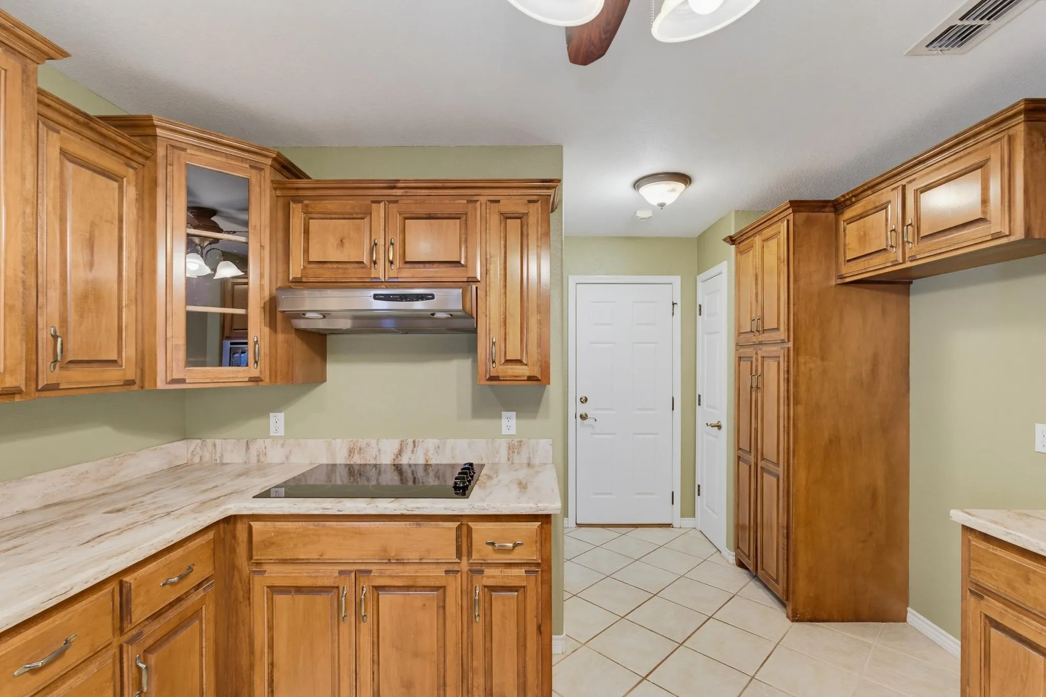 Single Family Residence For Sale in Taylor County , 3917 Garden Grove Lane, Abilene, Texas 79606, 3 Bedroom, 2 Bathroom, 2 Garage spaces, 1,608 Sqft, built in 2005, mls#21392559, Real Estate Agent in Abilene, Homes For Sale in Taylor county, Homes For Sale in Abilene, Realtor in Abilene Texas, Real Estate Brokerage Independent Realty Texas, Luminita Cordes Realtor