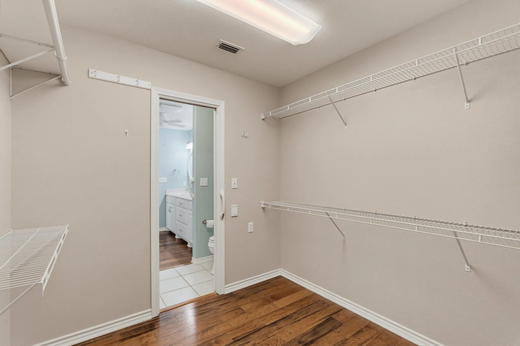 Single Family Residence For Sale in Taylor County , 3917 Garden Grove Lane, Abilene, Texas 79606, 3 Bedroom, 2 Bathroom, 2 Garage spaces, 1,608 Sqft, built in 2005, mls#21392559, Real Estate Agent in Abilene, Homes For Sale in Taylor county, Homes For Sale in Abilene, Realtor in Abilene Texas, Real Estate Brokerage Independent Realty Texas, Luminita Cordes Realtor