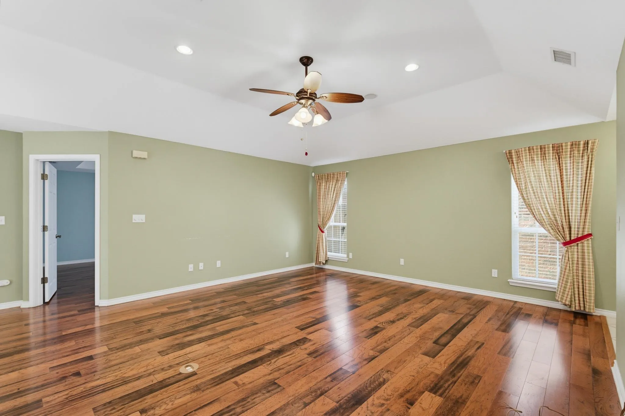 Single Family Residence For Sale in Taylor County , 3917 Garden Grove Lane, Abilene, Texas 79606, 3 Bedroom, 2 Bathroom, 2 Garage spaces, 1,608 Sqft, built in 2005, mls#21392559, Real Estate Agent in Abilene, Homes For Sale in Taylor county, Homes For Sale in Abilene, Realtor in Abilene Texas, Real Estate Brokerage Independent Realty Texas, Luminita Cordes Realtor
