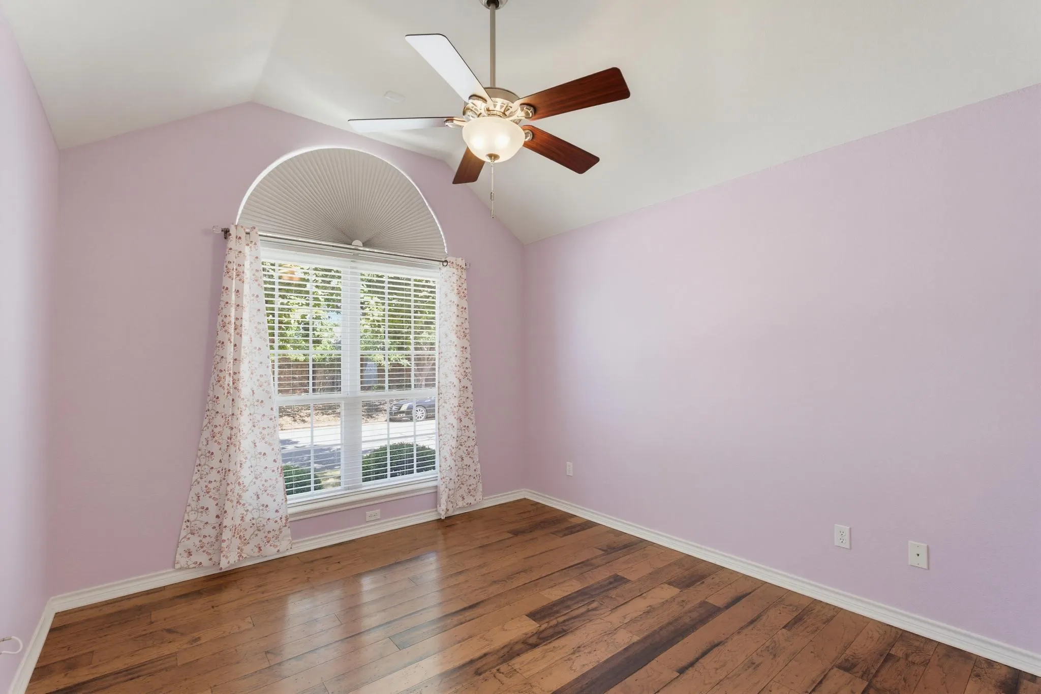 Single Family Residence For Sale in Taylor County , 3917 Garden Grove Lane, Abilene, Texas 79606, 3 Bedroom, 2 Bathroom, 2 Garage spaces, 1,608 Sqft, built in 2005, mls#21392559, Real Estate Agent in Abilene, Homes For Sale in Taylor county, Homes For Sale in Abilene, Realtor in Abilene Texas, Real Estate Brokerage Independent Realty Texas, Luminita Cordes Realtor