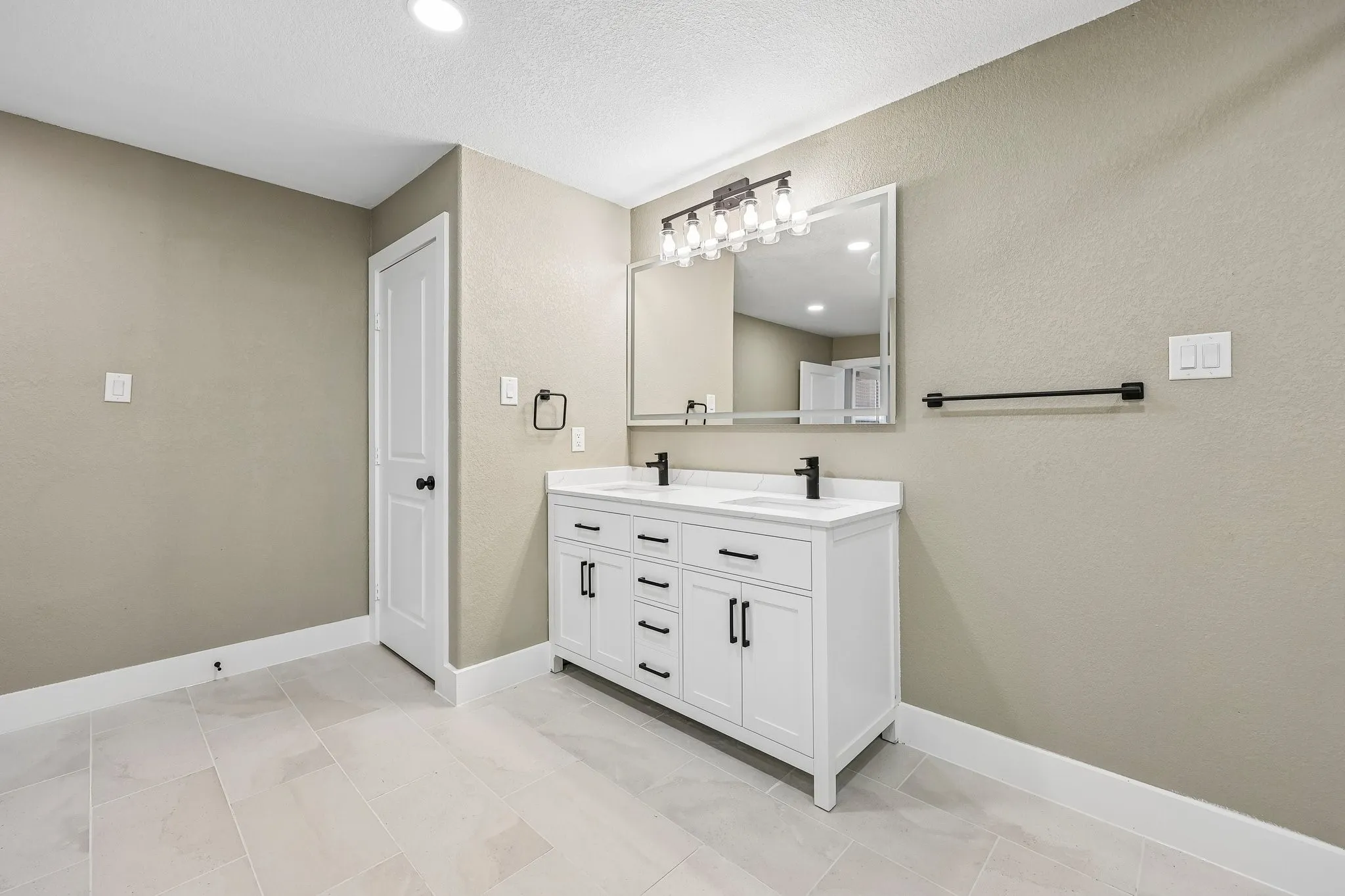Single Family Residence For Sale in Dallas County , 3889 Davila Drive, Dallas, Texas 75220, 6 Bedroom, 5 Bathroom, 2 Garage spaces, 5,200 Sqft, built in 2018, mls#21392694, Real Estate Agent in Dallas, Homes For Sale in Dallas county, Homes For Sale in Dallas, Realtor in Dallas Texas, Real Estate Brokerage Independent Realty Texas, Luminita Cordes Realtor