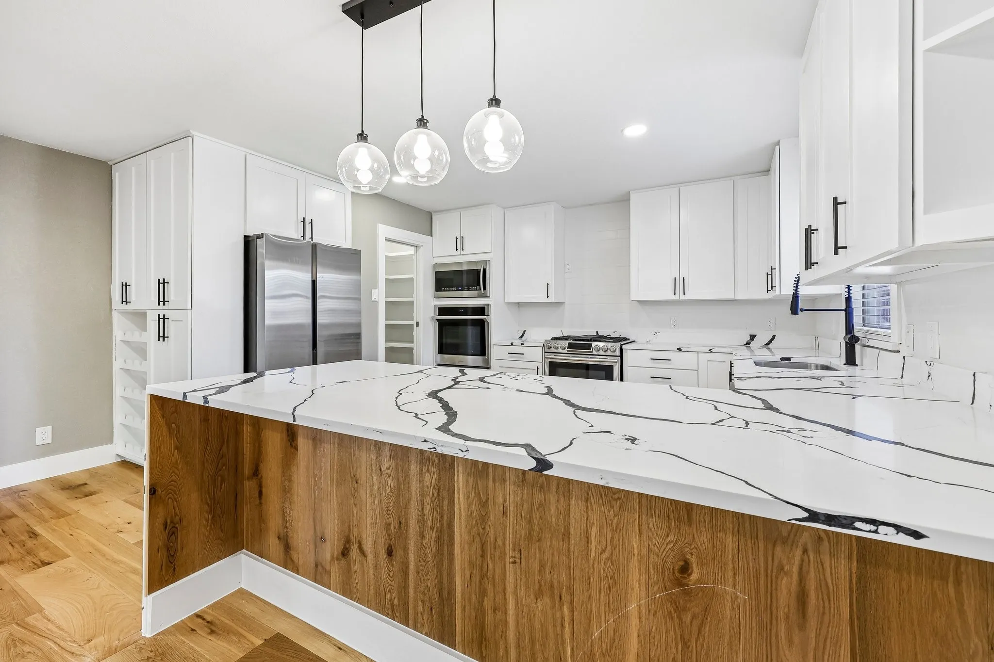 Single Family Residence For Sale in Dallas County , 3889 Davila Drive, Dallas, Texas 75220, 6 Bedroom, 5 Bathroom, 2 Garage spaces, 5,200 Sqft, built in 2018, mls#21392694, Real Estate Agent in Dallas, Homes For Sale in Dallas county, Homes For Sale in Dallas, Realtor in Dallas Texas, Real Estate Brokerage Independent Realty Texas, Luminita Cordes Realtor