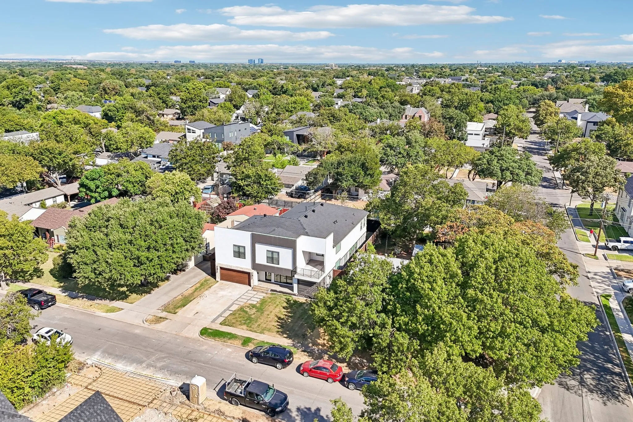 Single Family Residence For Sale in Dallas County , 3889 Davila Drive, Dallas, Texas 75220, 6 Bedroom, 5 Bathroom, 2 Garage spaces, 5,200 Sqft, built in 2018, mls#21392694, Real Estate Agent in Dallas, Homes For Sale in Dallas county, Homes For Sale in Dallas, Realtor in Dallas Texas, Real Estate Brokerage Independent Realty Texas, Luminita Cordes Realtor
