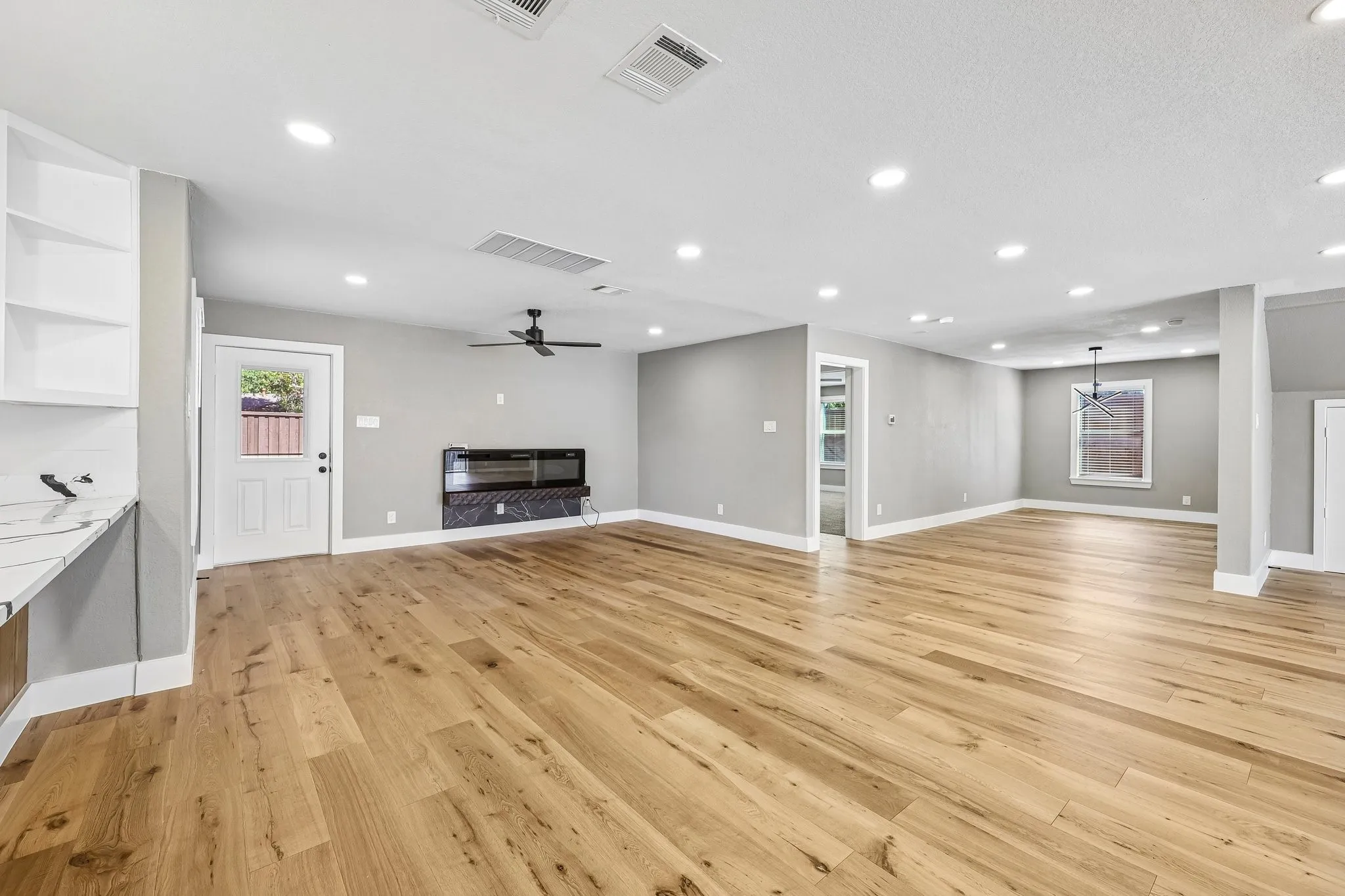 Single Family Residence For Sale in Dallas County , 3889 Davila Drive, Dallas, Texas 75220, 6 Bedroom, 5 Bathroom, 2 Garage spaces, 5,200 Sqft, built in 2018, mls#21392694, Real Estate Agent in Dallas, Homes For Sale in Dallas county, Homes For Sale in Dallas, Realtor in Dallas Texas, Real Estate Brokerage Independent Realty Texas, Luminita Cordes Realtor