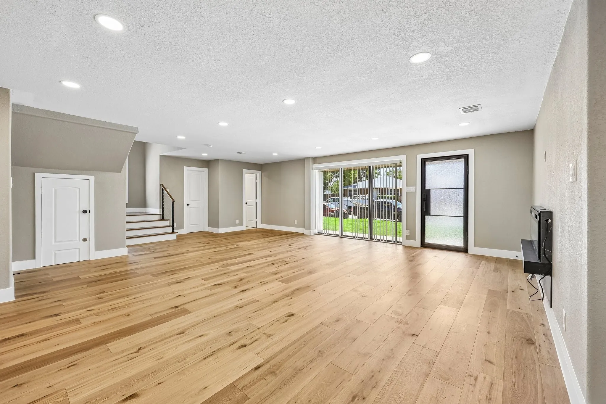 Single Family Residence For Sale in Dallas County , 3889 Davila Drive, Dallas, Texas 75220, 6 Bedroom, 5 Bathroom, 2 Garage spaces, 5,200 Sqft, built in 2018, mls#21392694, Real Estate Agent in Dallas, Homes For Sale in Dallas county, Homes For Sale in Dallas, Realtor in Dallas Texas, Real Estate Brokerage Independent Realty Texas, Luminita Cordes Realtor