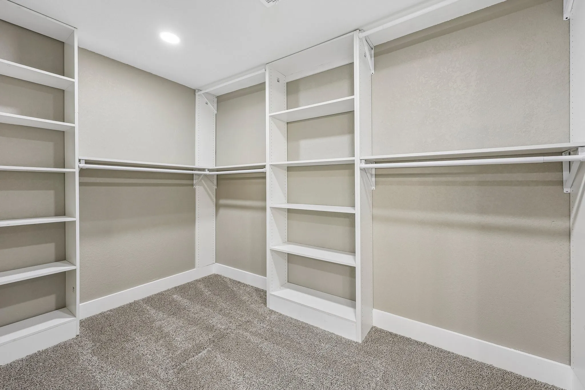 Single Family Residence For Sale in Dallas County , 3889 Davila Drive, Dallas, Texas 75220, 6 Bedroom, 5 Bathroom, 2 Garage spaces, 5,200 Sqft, built in 2018, mls#21392694, Real Estate Agent in Dallas, Homes For Sale in Dallas county, Homes For Sale in Dallas, Realtor in Dallas Texas, Real Estate Brokerage Independent Realty Texas, Luminita Cordes Realtor