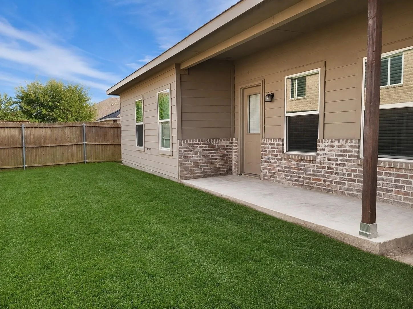 Single Family Residence For Rent in Collin County , 2021 Meadow Park Drive, Princeton, Texas 75407, 4 Bedroom, 2 Bathroom, 2 Garage spaces, 1,721 Sqft, built in 2016, mls#21392696, Real Estate Agent in Princeton, Homes For Rent in Collin county, Homes For Rent in Princeton, Realtor in Princeton Texas, Real Estate Brokerage Independent Realty Texas, Luminita Cordes Realtor