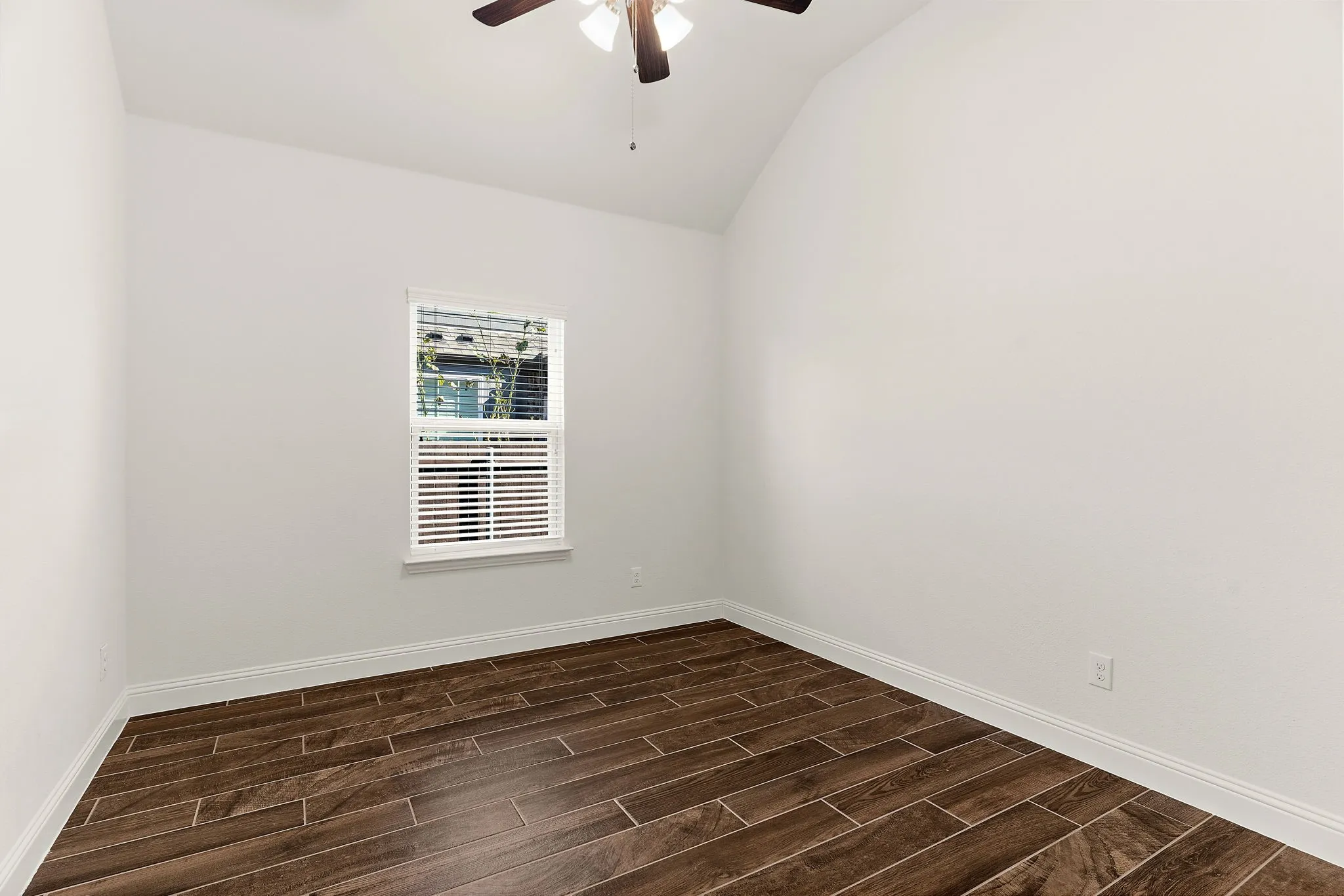 Single Family Residence For Sale in Collin County , 1421 Hodge Street, Mc Kinney, Texas 75071, 4 Bedroom, 2 Bathroom, 2 Garage spaces, 2,508 Sqft, built in 2018, mls#21391849, Real Estate Agent in Mc Kinney, Homes For Sale in Collin county, Homes For Sale in Mc Kinney, Realtor in Mc Kinney Texas, Real Estate Brokerage Independent Realty Texas, Luminita Cordes Realtor