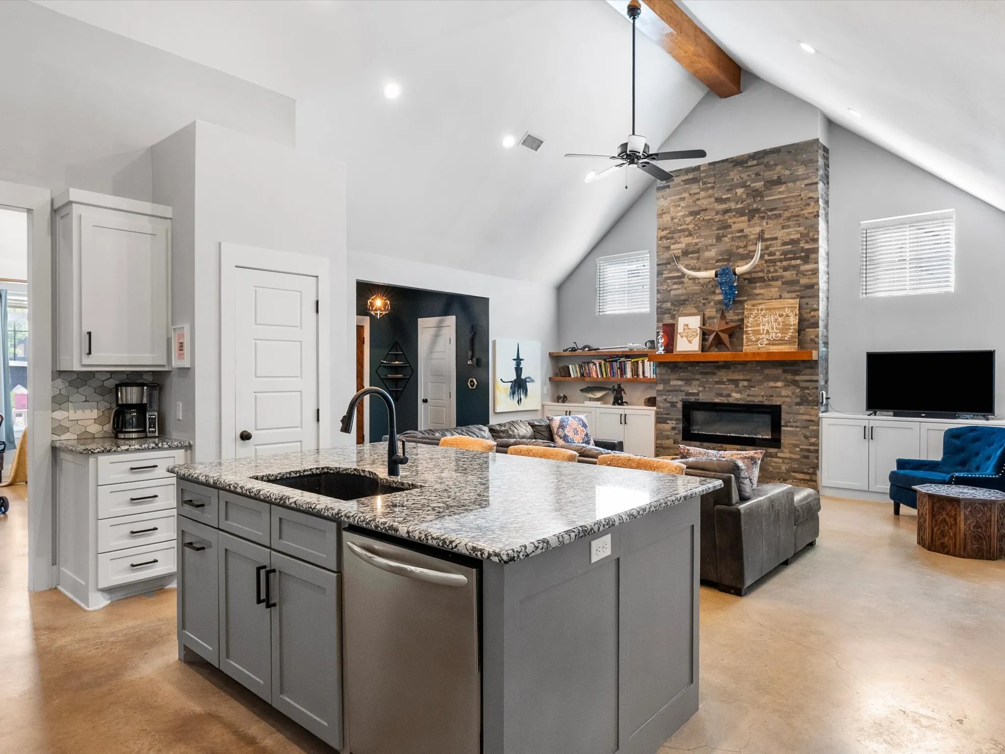Single Family Residence For Sale in Grayson County , 3134 N Haven Drive, Sherman, Texas 75092, 3 Bedroom, 2 Bathroom, 2 Garage spaces, 2,097 Sqft, built in 2017, mls#21391848, Real Estate Agent in Sherman, Homes For Sale in Grayson county, Homes For Sale in Sherman, Realtor in Sherman Texas, Real Estate Brokerage Independent Realty Texas, Luminita Cordes Realtor