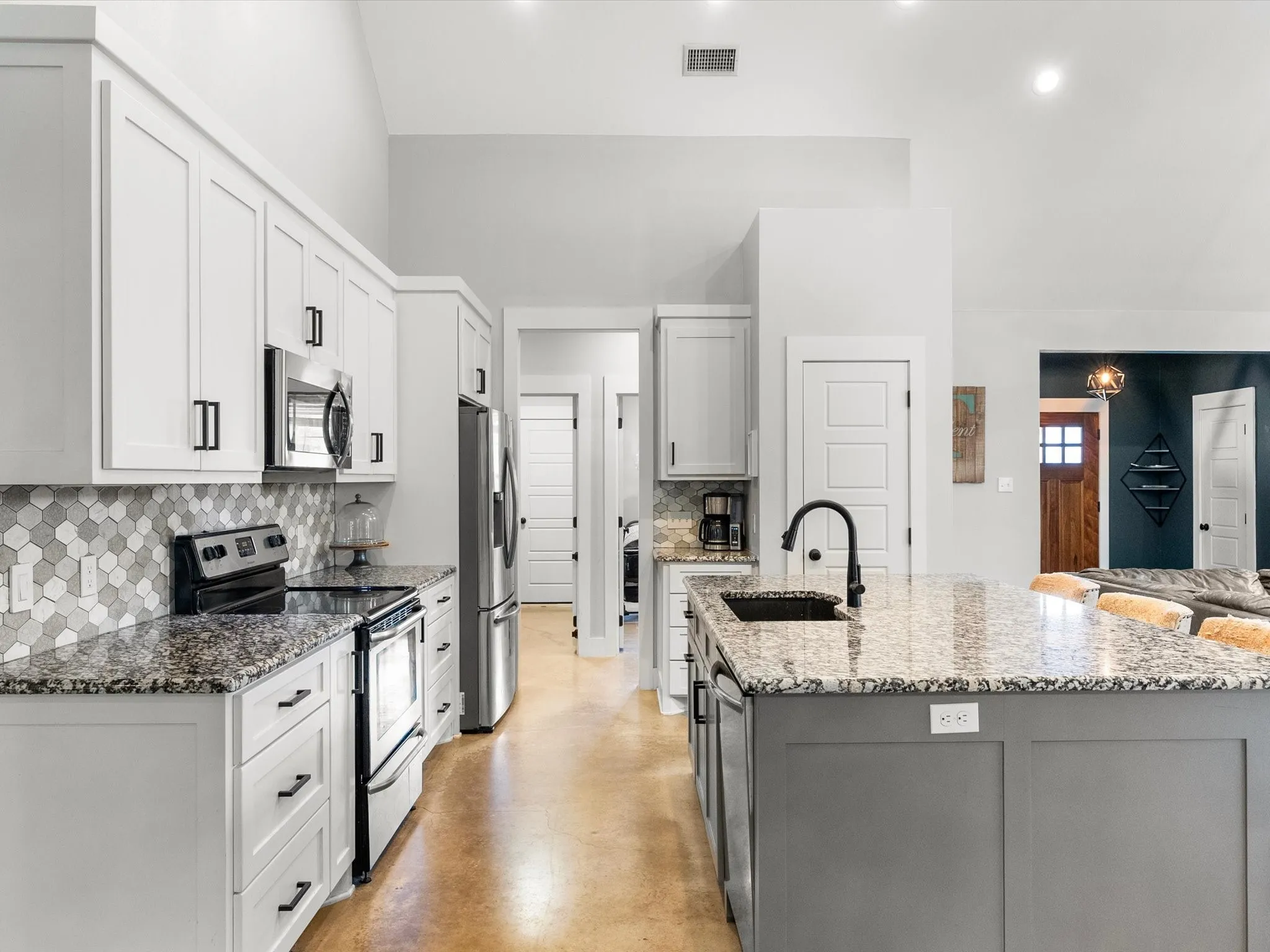 Single Family Residence For Sale in Grayson County , 3134 N Haven Drive, Sherman, Texas 75092, 3 Bedroom, 2 Bathroom, 2 Garage spaces, 2,097 Sqft, built in 2017, mls#21391848, Real Estate Agent in Sherman, Homes For Sale in Grayson county, Homes For Sale in Sherman, Realtor in Sherman Texas, Real Estate Brokerage Independent Realty Texas, Luminita Cordes Realtor
