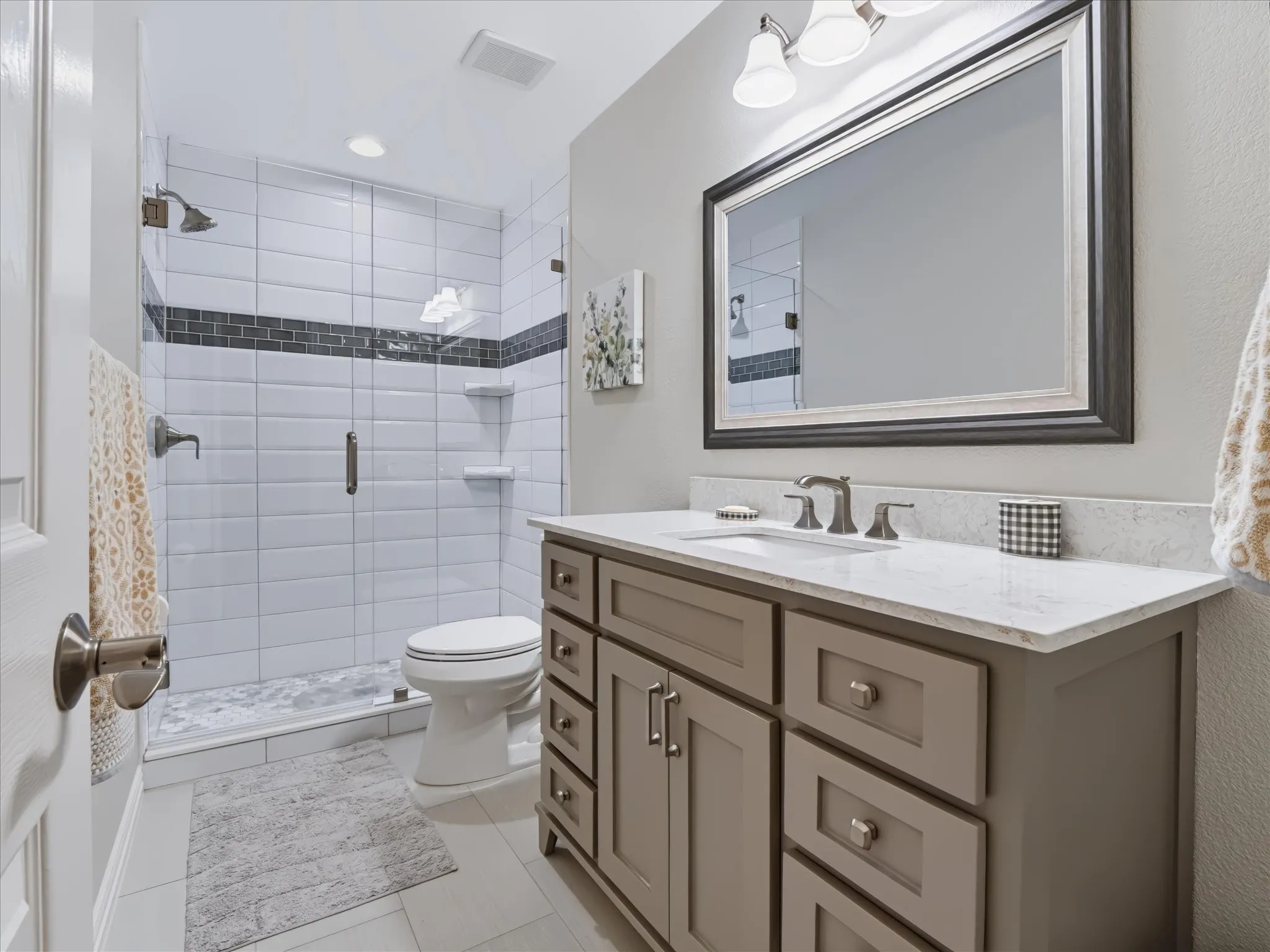 Single Family Residence For Sale in Dallas County , 3838 Canot Lane, Addison, Texas 75001, 3 Bedroom, 3 Bathroom, 2 Garage spaces, 2,637 Sqft, built in 1991, mls#21390427, Real Estate Agent in Addison, Homes For Sale in Dallas county, Homes For Sale in Addison, Realtor in Addison Texas, Real Estate Brokerage Independent Realty Texas, Luminita Cordes Realtor