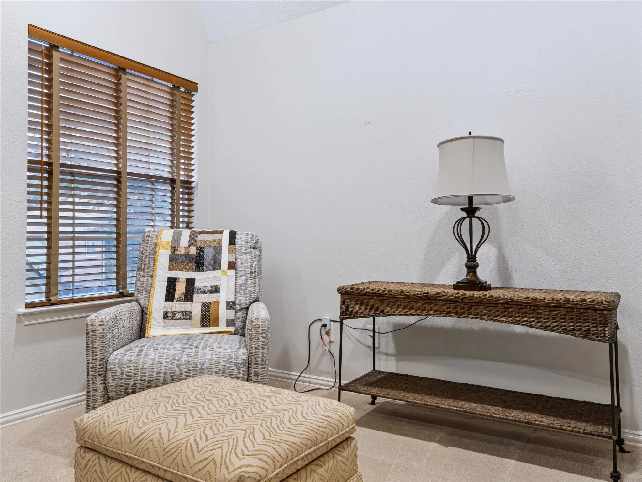 Single Family Residence For Sale in Dallas County , 3838 Canot Lane, Addison, Texas 75001, 3 Bedroom, 3 Bathroom, 2 Garage spaces, 2,637 Sqft, built in 1991, mls#21390427, Real Estate Agent in Addison, Homes For Sale in Dallas county, Homes For Sale in Addison, Realtor in Addison Texas, Real Estate Brokerage Independent Realty Texas, Luminita Cordes Realtor