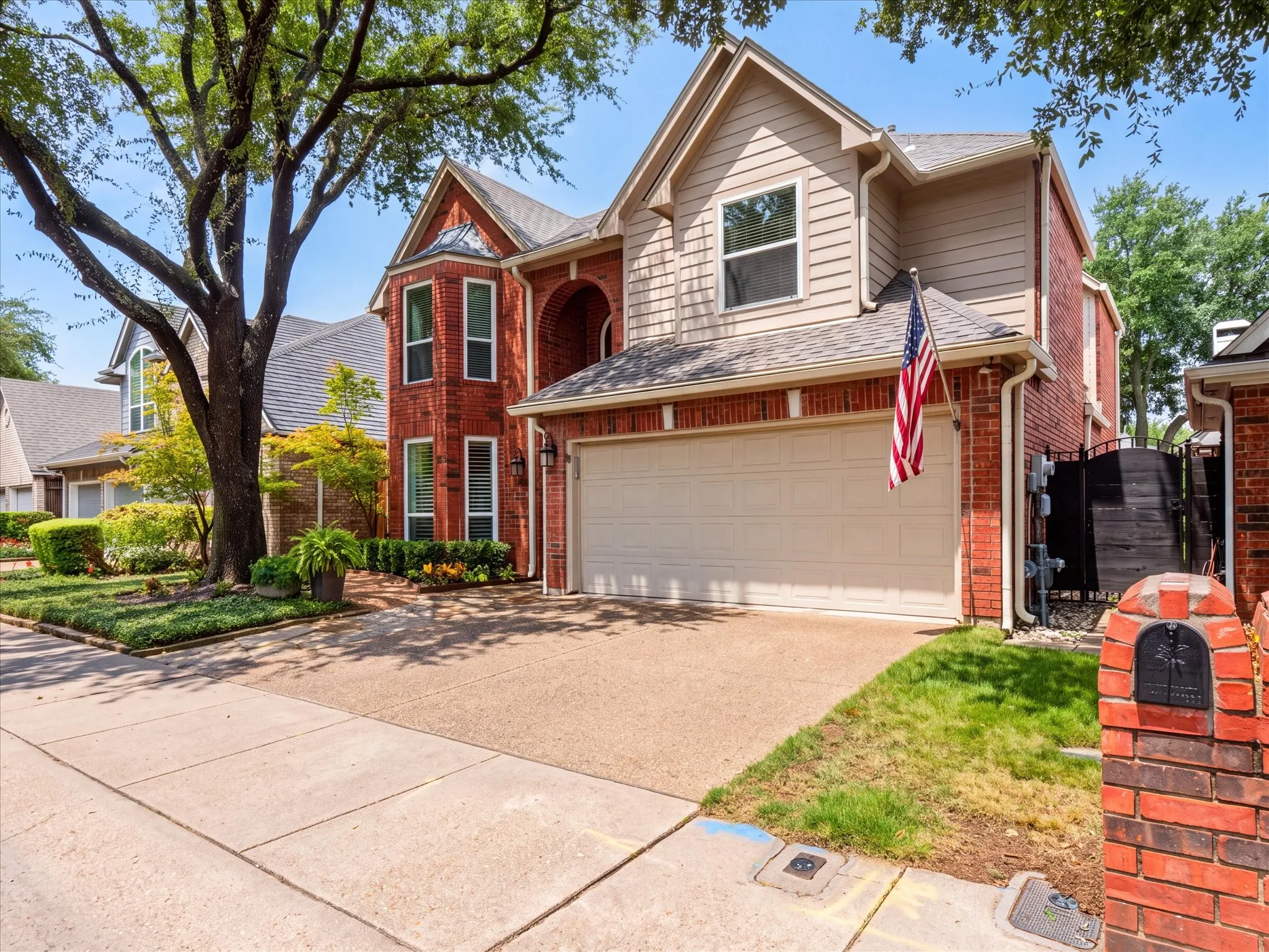 Single Family Residence For Sale in Dallas County , 3838 Canot Lane, Addison, Texas 75001, 3 Bedroom, 3 Bathroom, 2 Garage spaces, 2,637 Sqft, built in 1991, mls#21390427, Real Estate Agent in Addison, Homes For Sale in Dallas county, Homes For Sale in Addison, Realtor in Addison Texas, Real Estate Brokerage Independent Realty Texas, Luminita Cordes Realtor