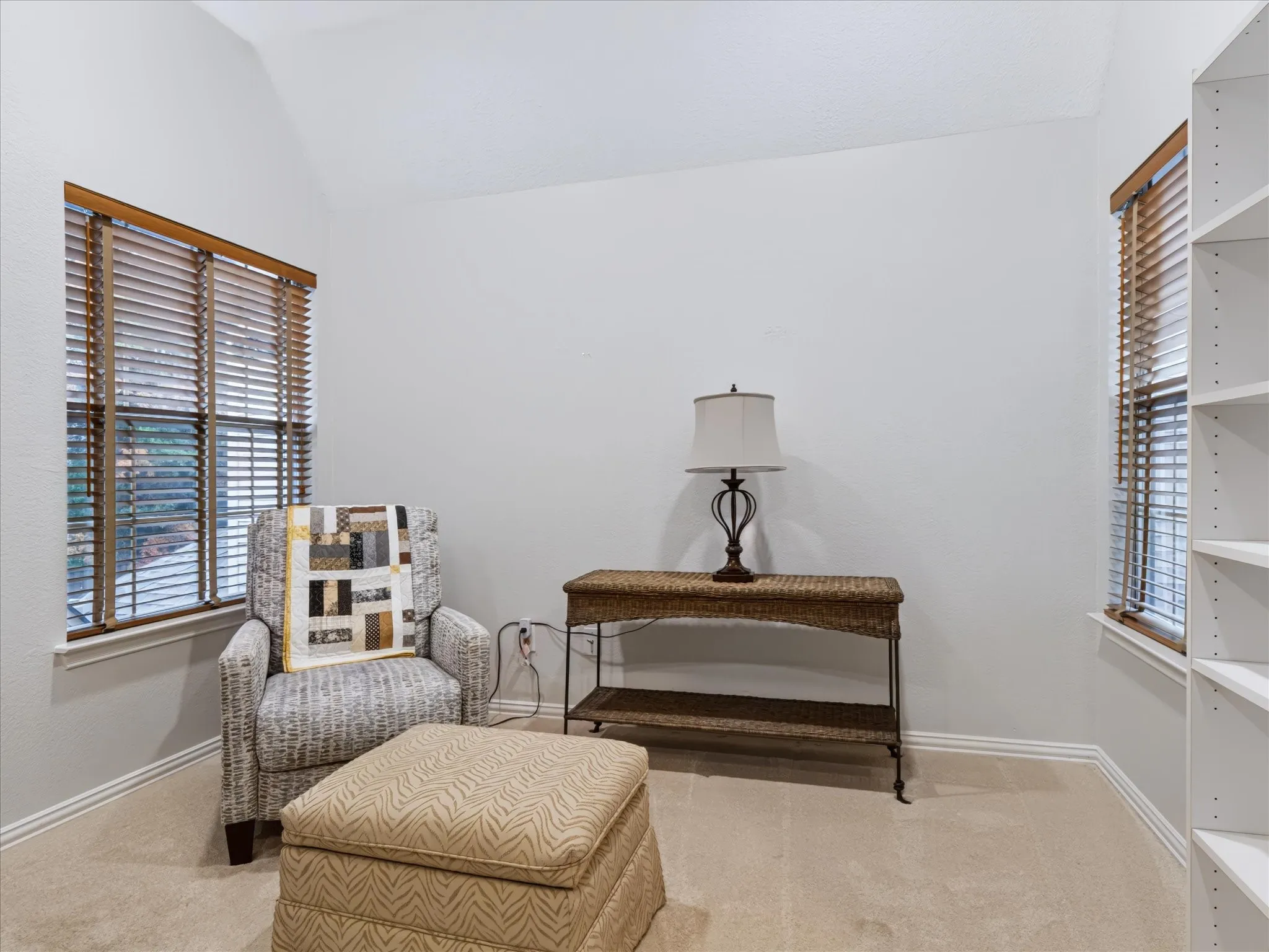 Single Family Residence For Sale in Dallas County , 3838 Canot Lane, Addison, Texas 75001, 3 Bedroom, 3 Bathroom, 2 Garage spaces, 2,637 Sqft, built in 1991, mls#21390427, Real Estate Agent in Addison, Homes For Sale in Dallas county, Homes For Sale in Addison, Realtor in Addison Texas, Real Estate Brokerage Independent Realty Texas, Luminita Cordes Realtor