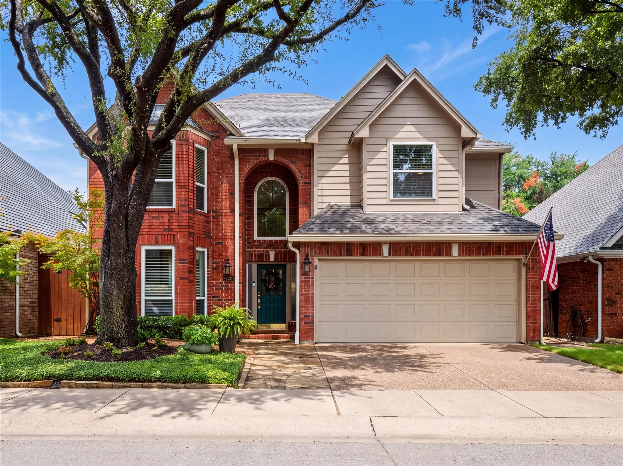 Single Family Residence For Sale in Dallas County , 3838 Canot Lane, Addison, Texas 75001, 3 Bedroom, 3 Bathroom, 2 Garage spaces, 2,637 Sqft, built in 1991, mls#21390427, Real Estate Agent in Addison, Homes For Sale in Dallas county, Homes For Sale in Addison, Realtor in Addison Texas, Real Estate Brokerage Independent Realty Texas, Luminita Cordes Realtor