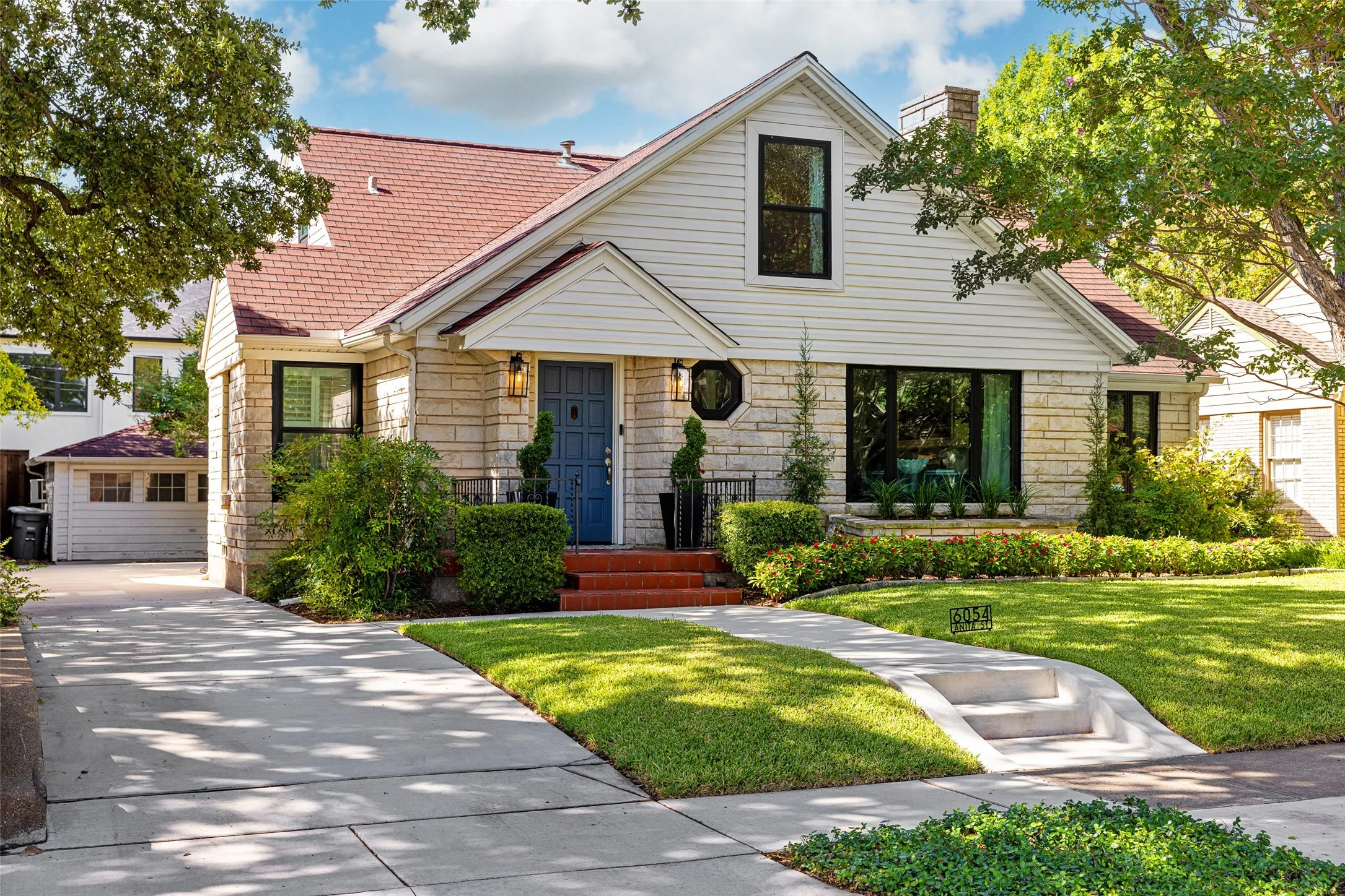 Single Family Residence For Sale in Dallas County , 6054 Anita Street, Dallas, Texas 75206, 4 Bedroom, 2 Bathroom, 2 Garage spaces, 2,518 Sqft, built in 1942, mls#21359884, Real Estate Agent in Dallas, Homes For Sale in Dallas county, Homes For Sale in Dallas, Realtor in Dallas Texas, Real Estate Brokerage Independent Realty Texas, Luminita Cordes Realtor