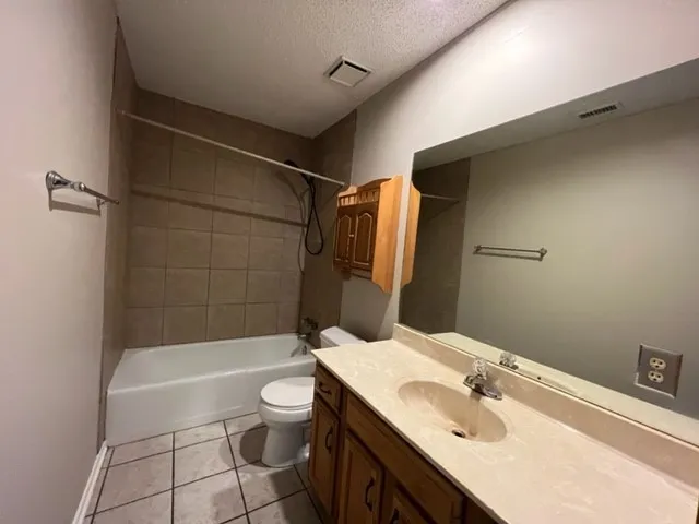 Single Family Residence For Rent in Taylor County , 33 Shady Brook Circle, Abilene, Texas 79605, 2 Bedroom, 1 Bathroom, 1 Garage spaces, 949 Sqft, built in 1984, mls#21392708, Real Estate Agent in Abilene, Homes For Rent in Taylor county, Homes For Rent in Abilene, Realtor in Abilene Texas, Real Estate Brokerage Independent Realty Texas, Luminita Cordes Realtor
