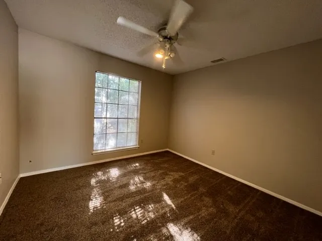 Single Family Residence For Rent in Taylor County , 33 Shady Brook Circle, Abilene, Texas 79605, 2 Bedroom, 1 Bathroom, 1 Garage spaces, 949 Sqft, built in 1984, mls#21392708, Real Estate Agent in Abilene, Homes For Rent in Taylor county, Homes For Rent in Abilene, Realtor in Abilene Texas, Real Estate Brokerage Independent Realty Texas, Luminita Cordes Realtor