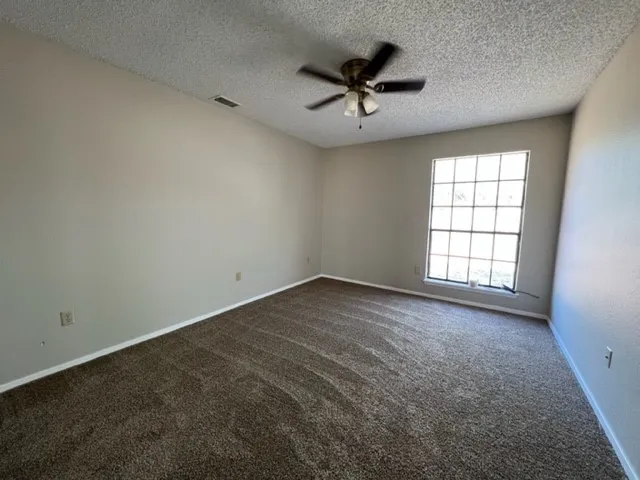 Single Family Residence For Rent in Taylor County , 33 Shady Brook Circle, Abilene, Texas 79605, 2 Bedroom, 1 Bathroom, 1 Garage spaces, 949 Sqft, built in 1984, mls#21392708, Real Estate Agent in Abilene, Homes For Rent in Taylor county, Homes For Rent in Abilene, Realtor in Abilene Texas, Real Estate Brokerage Independent Realty Texas, Luminita Cordes Realtor