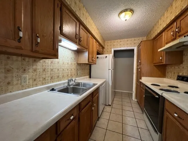 Single Family Residence For Rent in Taylor County , 33 Shady Brook Circle, Abilene, Texas 79605, 2 Bedroom, 1 Bathroom, 1 Garage spaces, 949 Sqft, built in 1984, mls#21392708, Real Estate Agent in Abilene, Homes For Rent in Taylor county, Homes For Rent in Abilene, Realtor in Abilene Texas, Real Estate Brokerage Independent Realty Texas, Luminita Cordes Realtor