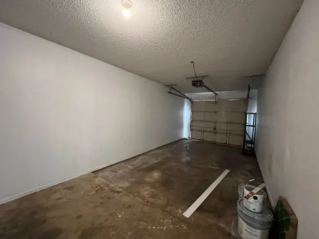 Single Family Residence For Rent in Taylor County , 33 Shady Brook Circle, Abilene, Texas 79605, 2 Bedroom, 1 Bathroom, 1 Garage spaces, 949 Sqft, built in 1984, mls#21392708, Real Estate Agent in Abilene, Homes For Rent in Taylor county, Homes For Rent in Abilene, Realtor in Abilene Texas, Real Estate Brokerage Independent Realty Texas, Luminita Cordes Realtor