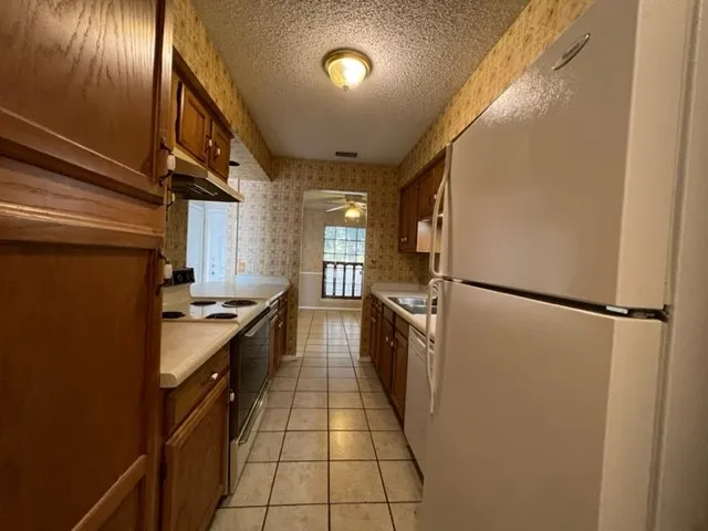 Single Family Residence For Rent in Taylor County , 33 Shady Brook Circle, Abilene, Texas 79605, 2 Bedroom, 1 Bathroom, 1 Garage spaces, 949 Sqft, built in 1984, mls#21392708, Real Estate Agent in Abilene, Homes For Rent in Taylor county, Homes For Rent in Abilene, Realtor in Abilene Texas, Real Estate Brokerage Independent Realty Texas, Luminita Cordes Realtor