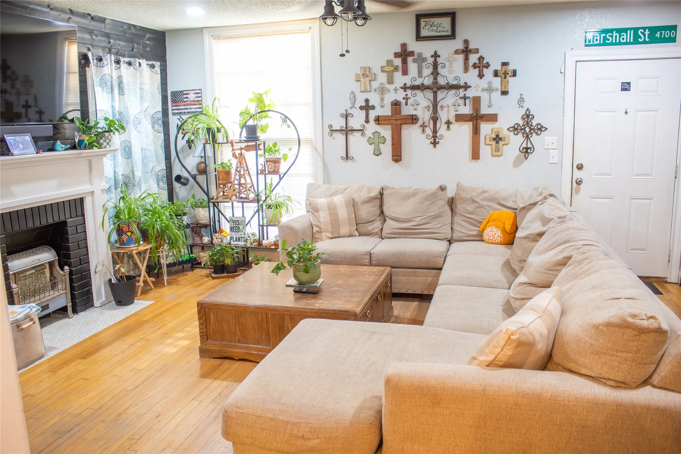 Hardwood-style flooring throughout