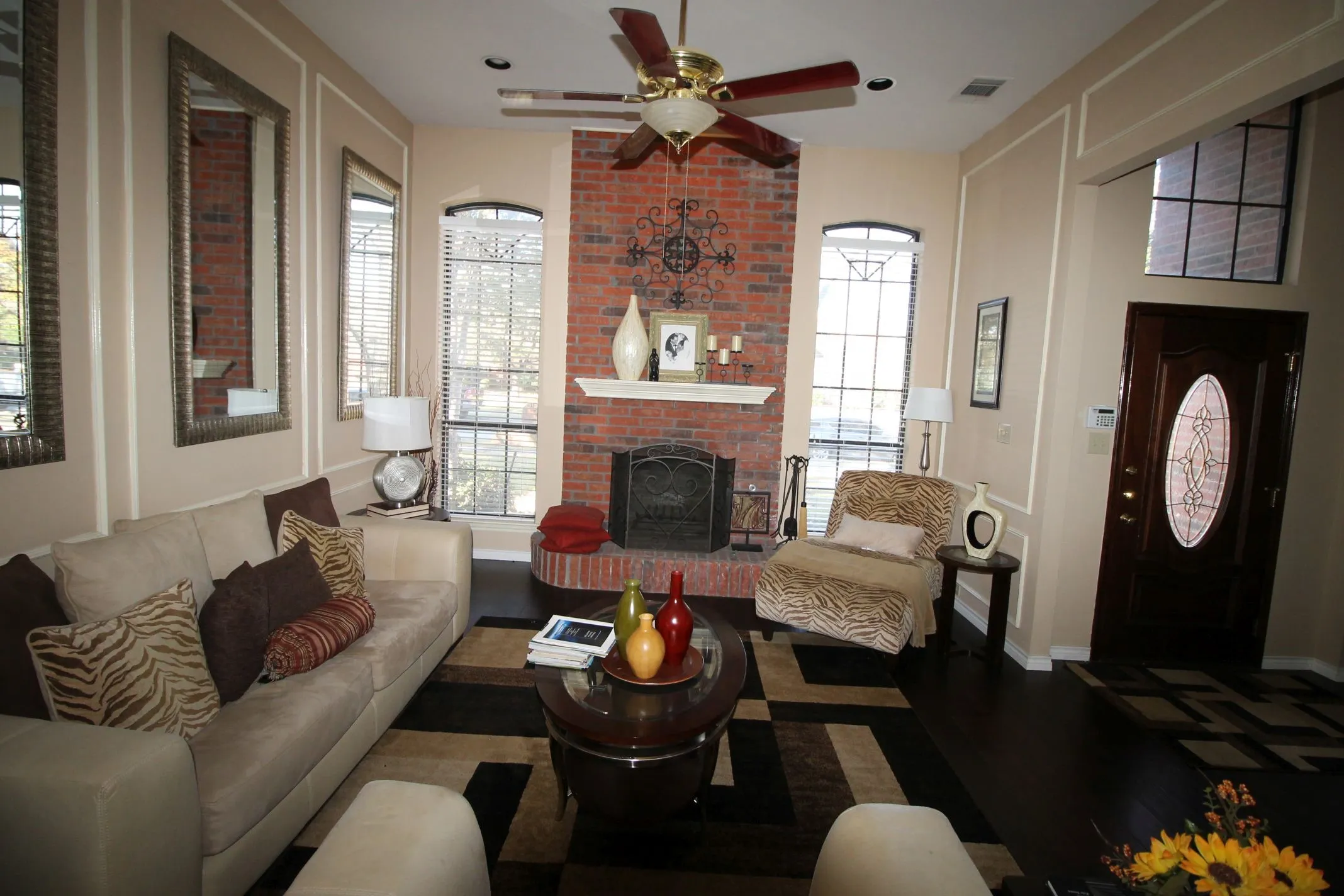 Single Family Residence For Rent in Denton County , 4208 Meadowdale Drive, Carrollton, Texas 75010, 3 Bedroom, 2 Bathroom, 2 Garage spaces, 1,888 Sqft, built in 1987, mls#21392714, Real Estate Agent in Carrollton, Homes For Rent in Denton county, Homes For Rent in Carrollton, Realtor in Carrollton Texas, Real Estate Brokerage Independent Realty Texas, Luminita Cordes Realtor