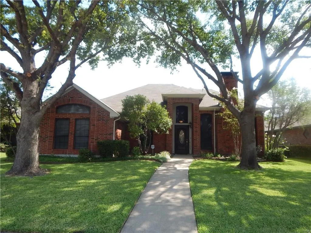 Single Family Residence For Rent in Denton County , 4208 Meadowdale Drive, Carrollton, Texas 75010, 3 Bedroom, 2 Bathroom, 2 Garage spaces, 1,888 Sqft, built in 1987, mls#21392714, Real Estate Agent in Carrollton, Homes For Rent in Denton county, Homes For Rent in Carrollton, Realtor in Carrollton Texas, Real Estate Brokerage Independent Realty Texas, Luminita Cordes Realtor