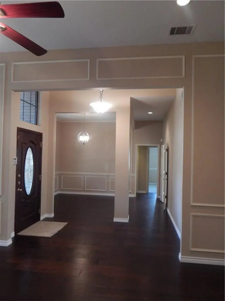 Single Family Residence For Rent in Denton County , 4208 Meadowdale Drive, Carrollton, Texas 75010, 3 Bedroom, 2 Bathroom, 2 Garage spaces, 1,888 Sqft, built in 1987, mls#21392714, Real Estate Agent in Carrollton, Homes For Rent in Denton county, Homes For Rent in Carrollton, Realtor in Carrollton Texas, Real Estate Brokerage Independent Realty Texas, Luminita Cordes Realtor