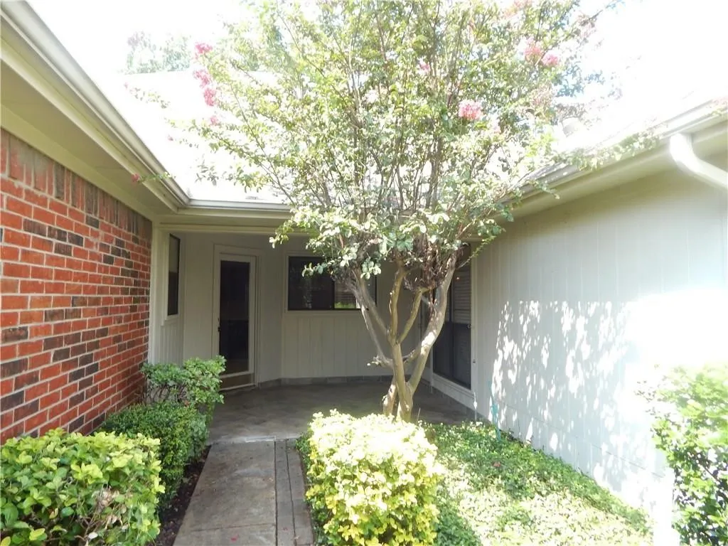Single Family Residence For Rent in Denton County , 4208 Meadowdale Drive, Carrollton, Texas 75010, 3 Bedroom, 2 Bathroom, 2 Garage spaces, 1,888 Sqft, built in 1987, mls#21392714, Real Estate Agent in Carrollton, Homes For Rent in Denton county, Homes For Rent in Carrollton, Realtor in Carrollton Texas, Real Estate Brokerage Independent Realty Texas, Luminita Cordes Realtor