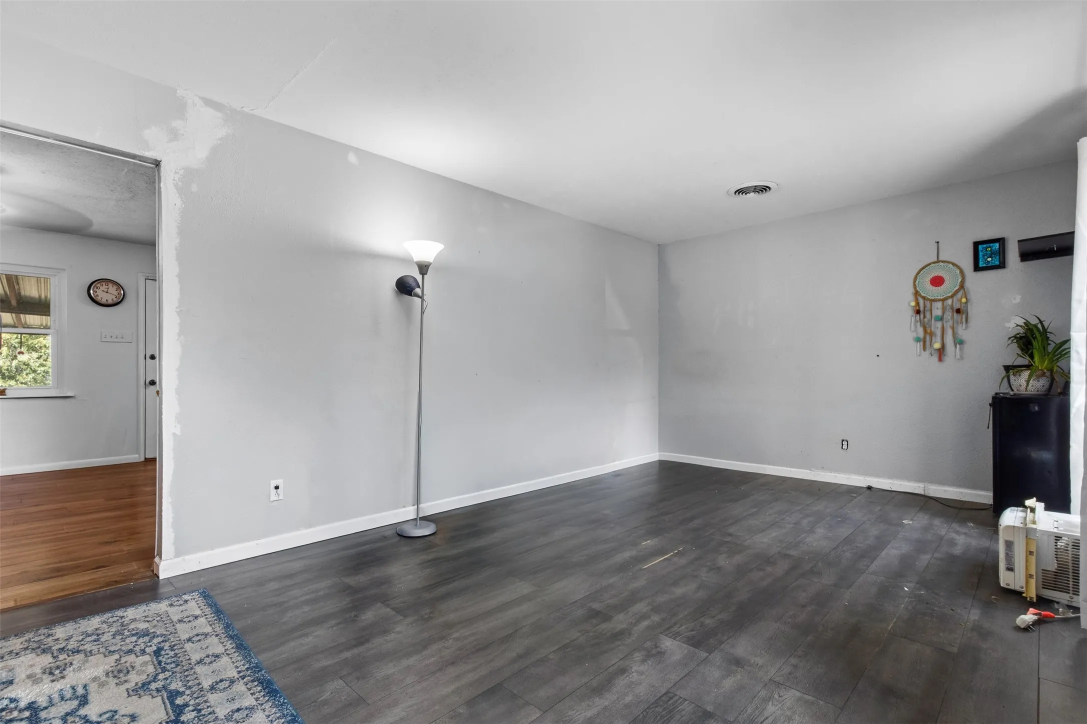 Single Family Residence For Sale in Dallas County , 14429 Dennis Lane, Farmers Branch, Texas 75234, 4 Bedroom, 3 Bathroom, Garage spaces, 2,290 Sqft, built in 1963, mls#21386626, Real Estate Agent in Farmers Branch, Homes For Sale in Dallas county, Homes For Sale in Farmers Branch, Realtor in Farmers Branch Texas, Real Estate Brokerage Independent Realty Texas, Luminita Cordes Realtor