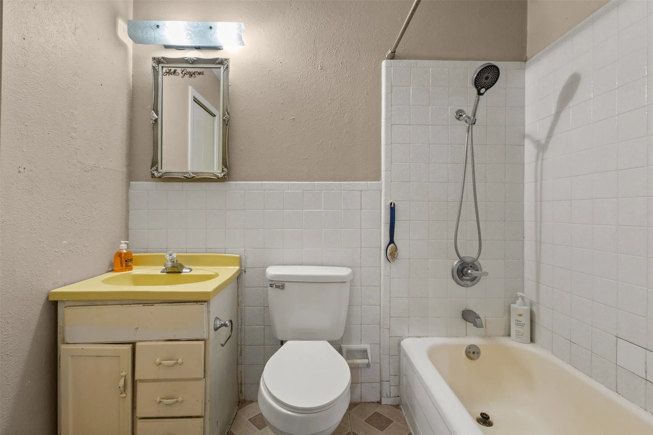 Single Family Residence For Sale in Dallas County , 14429 Dennis Lane, Farmers Branch, Texas 75234, 4 Bedroom, 3 Bathroom, Garage spaces, 2,290 Sqft, built in 1963, mls#21386626, Real Estate Agent in Farmers Branch, Homes For Sale in Dallas county, Homes For Sale in Farmers Branch, Realtor in Farmers Branch Texas, Real Estate Brokerage Independent Realty Texas, Luminita Cordes Realtor