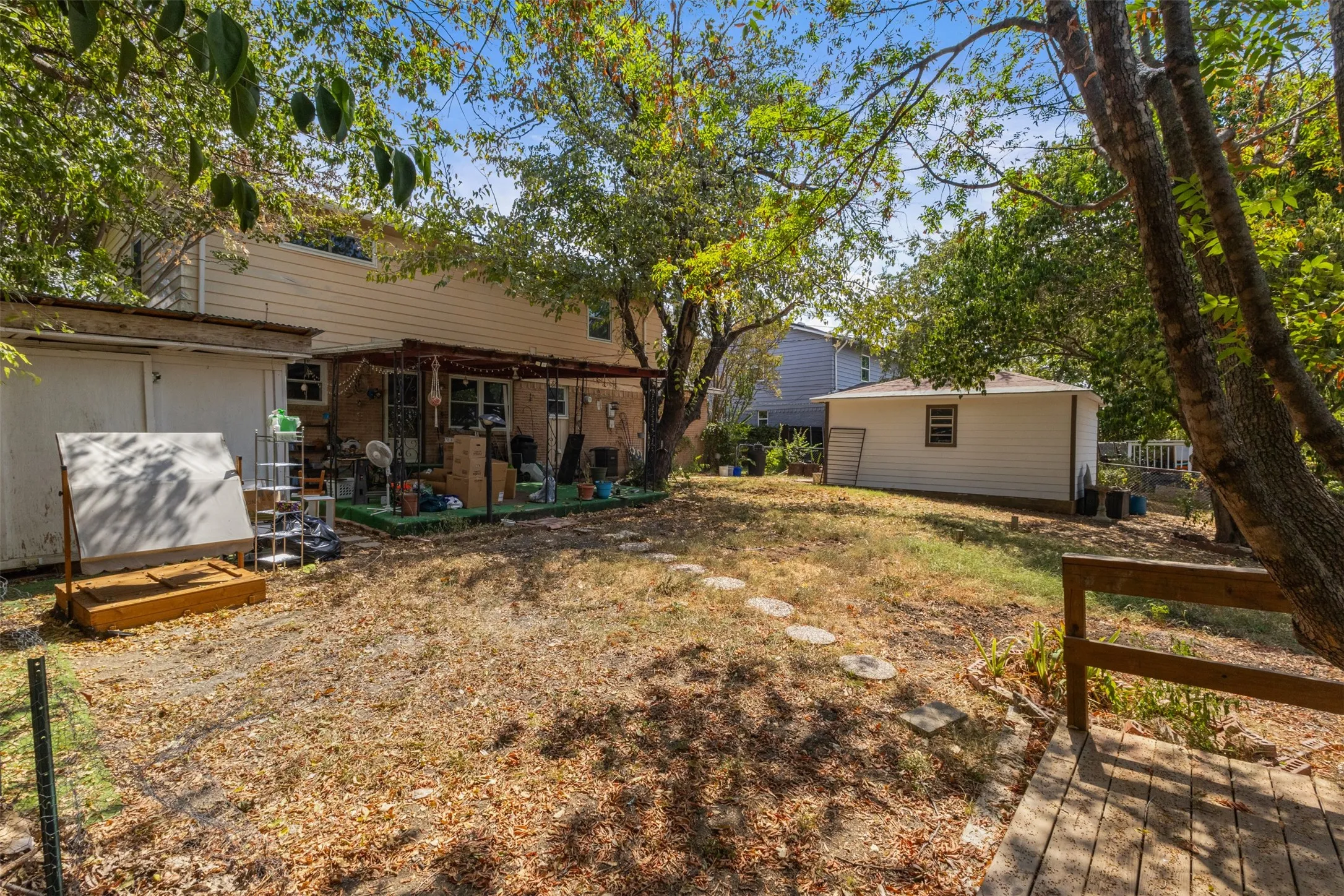 Single Family Residence For Sale in Dallas County , 14429 Dennis Lane, Farmers Branch, Texas 75234, 4 Bedroom, 3 Bathroom, Garage spaces, 2,290 Sqft, built in 1963, mls#21386626, Real Estate Agent in Farmers Branch, Homes For Sale in Dallas county, Homes For Sale in Farmers Branch, Realtor in Farmers Branch Texas, Real Estate Brokerage Independent Realty Texas, Luminita Cordes Realtor
