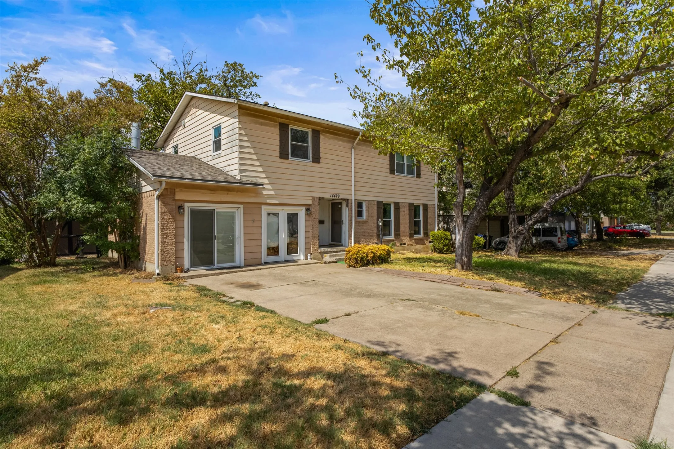 Single Family Residence For Sale in Dallas County , 14429 Dennis Lane, Farmers Branch, Texas 75234, 4 Bedroom, 3 Bathroom, Garage spaces, 2,290 Sqft, built in 1963, mls#21386626, Real Estate Agent in Farmers Branch, Homes For Sale in Dallas county, Homes For Sale in Farmers Branch, Realtor in Farmers Branch Texas, Real Estate Brokerage Independent Realty Texas, Luminita Cordes Realtor