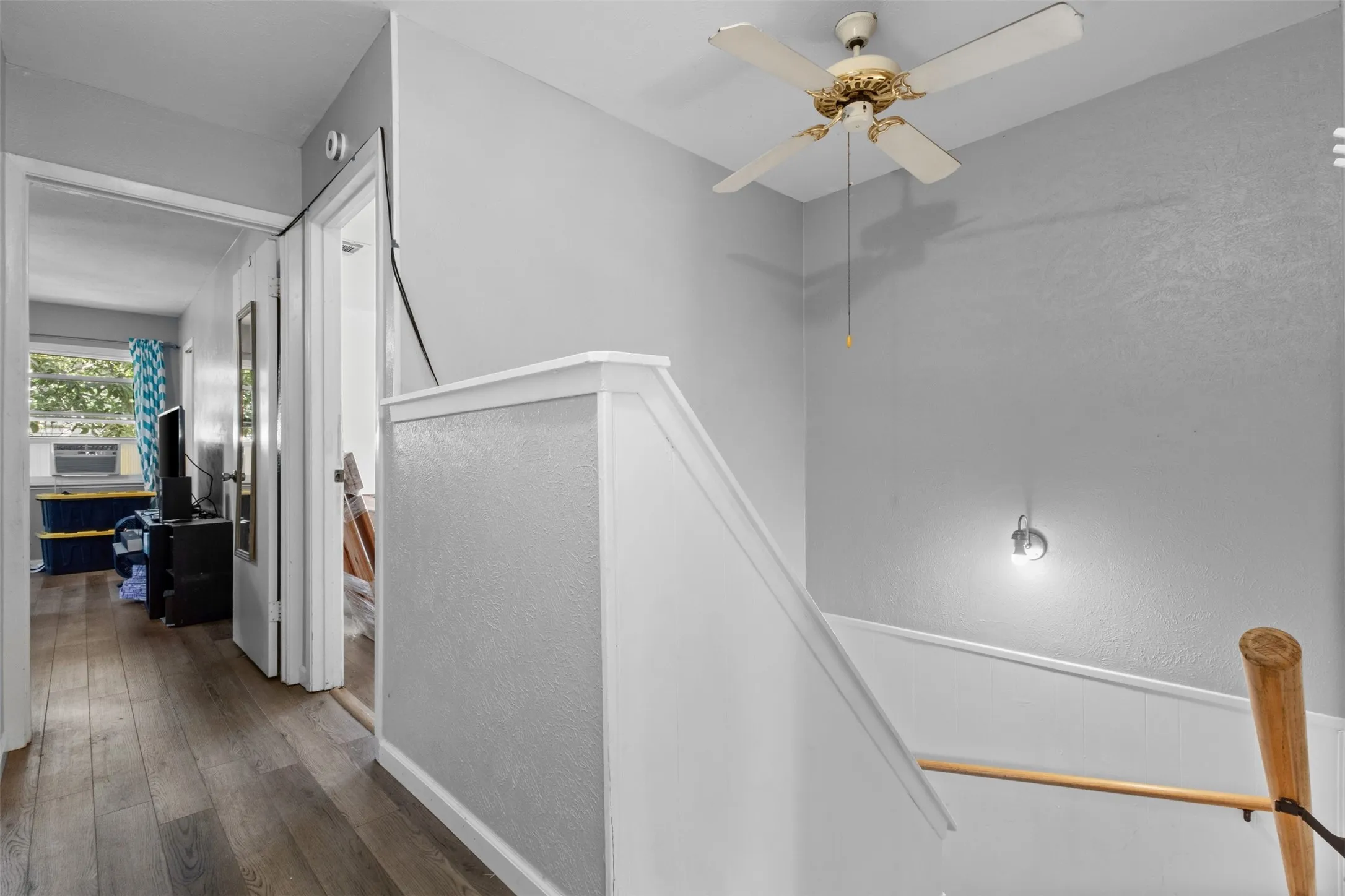 Single Family Residence For Sale in Dallas County , 14429 Dennis Lane, Farmers Branch, Texas 75234, 4 Bedroom, 3 Bathroom, Garage spaces, 2,290 Sqft, built in 1963, mls#21386626, Real Estate Agent in Farmers Branch, Homes For Sale in Dallas county, Homes For Sale in Farmers Branch, Realtor in Farmers Branch Texas, Real Estate Brokerage Independent Realty Texas, Luminita Cordes Realtor
