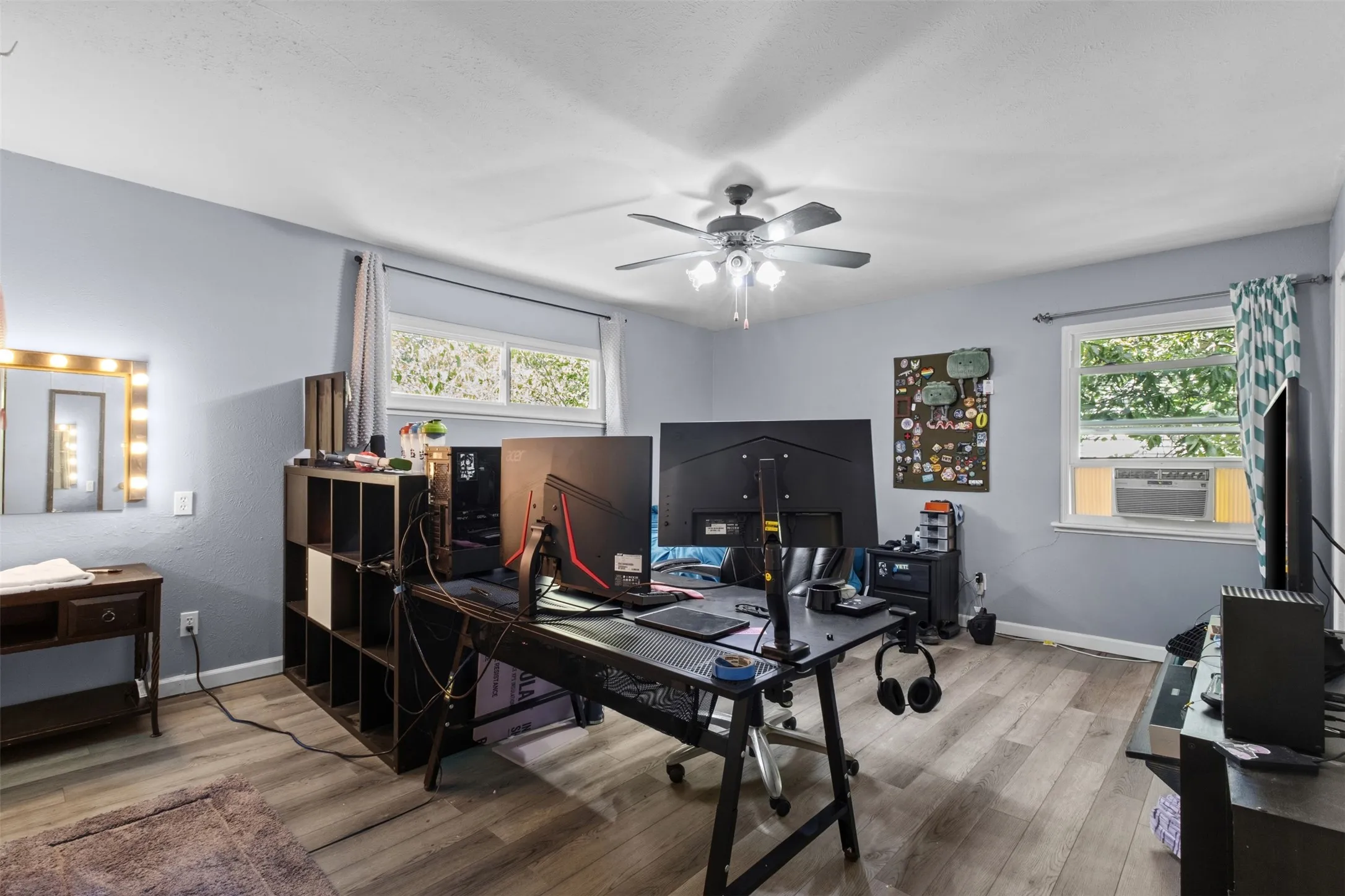 Single Family Residence For Sale in Dallas County , 14429 Dennis Lane, Farmers Branch, Texas 75234, 4 Bedroom, 3 Bathroom, Garage spaces, 2,290 Sqft, built in 1963, mls#21386626, Real Estate Agent in Farmers Branch, Homes For Sale in Dallas county, Homes For Sale in Farmers Branch, Realtor in Farmers Branch Texas, Real Estate Brokerage Independent Realty Texas, Luminita Cordes Realtor