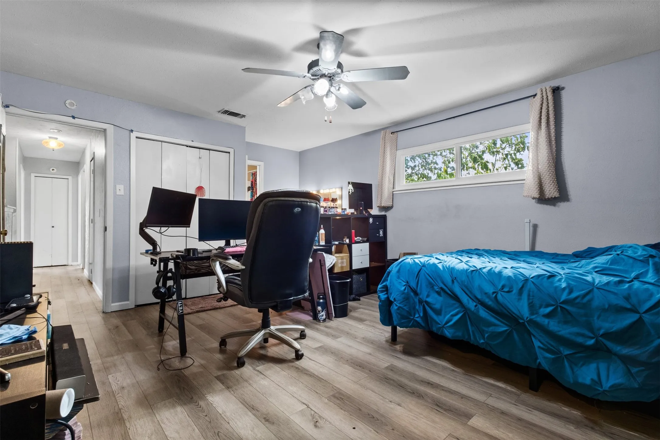 Single Family Residence For Sale in Dallas County , 14429 Dennis Lane, Farmers Branch, Texas 75234, 4 Bedroom, 3 Bathroom, Garage spaces, 2,290 Sqft, built in 1963, mls#21386626, Real Estate Agent in Farmers Branch, Homes For Sale in Dallas county, Homes For Sale in Farmers Branch, Realtor in Farmers Branch Texas, Real Estate Brokerage Independent Realty Texas, Luminita Cordes Realtor