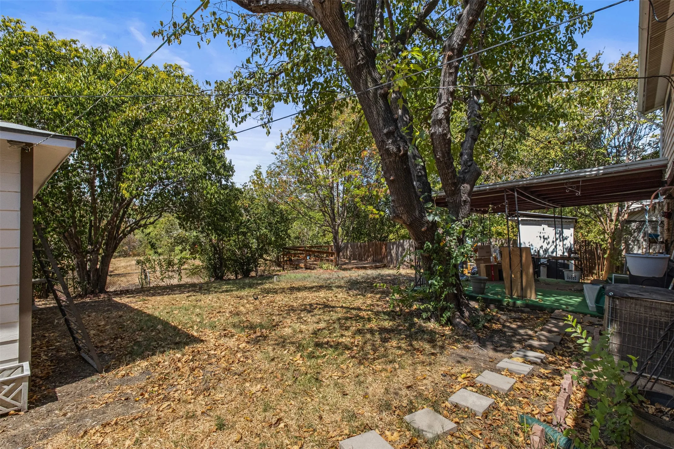 Single Family Residence For Sale in Dallas County , 14429 Dennis Lane, Farmers Branch, Texas 75234, 4 Bedroom, 3 Bathroom, Garage spaces, 2,290 Sqft, built in 1963, mls#21386626, Real Estate Agent in Farmers Branch, Homes For Sale in Dallas county, Homes For Sale in Farmers Branch, Realtor in Farmers Branch Texas, Real Estate Brokerage Independent Realty Texas, Luminita Cordes Realtor